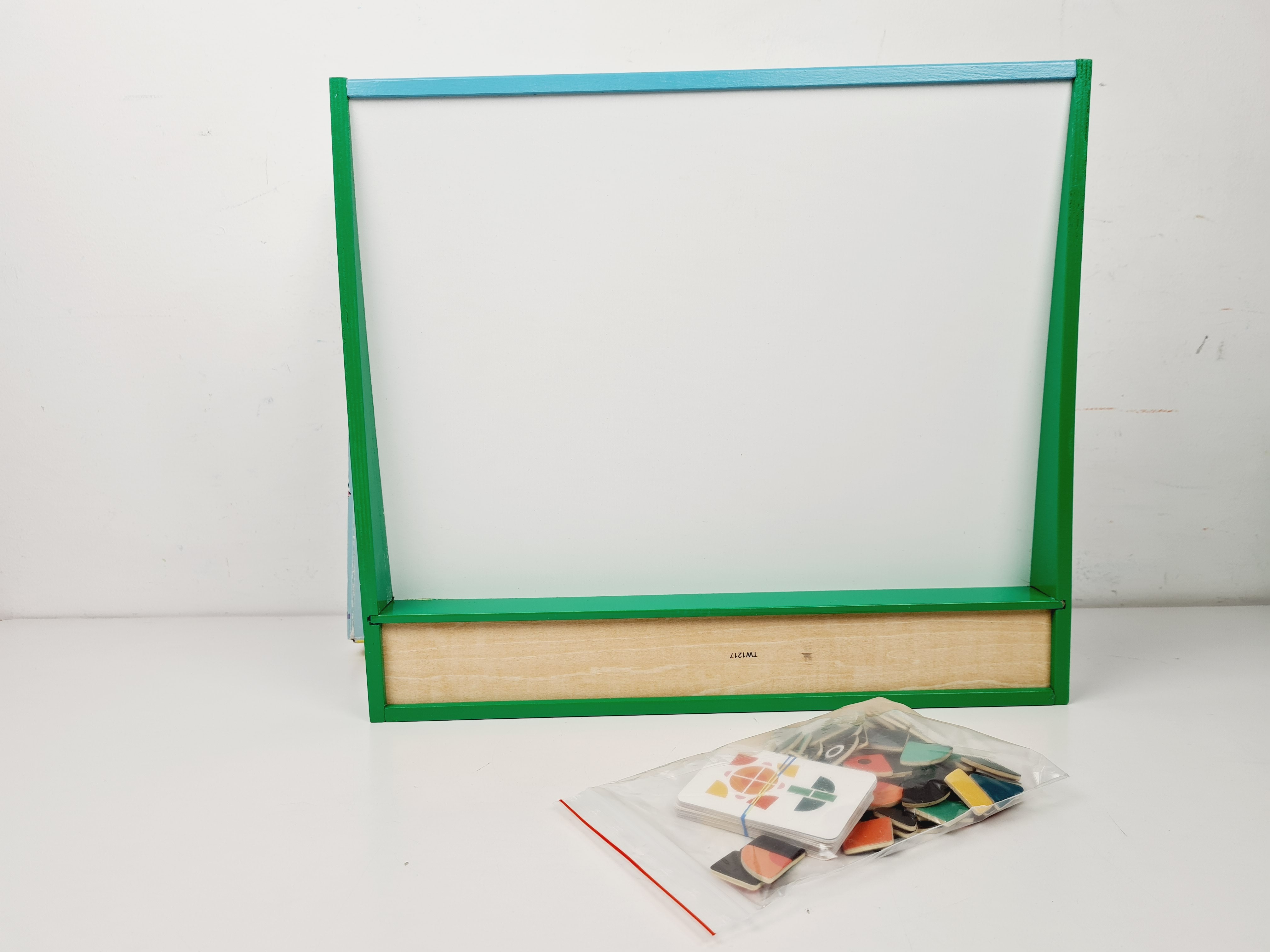 Voir photo 3 de Jouet en bois - Grand CréaMagnet, Magnetic board - Vilac - 3 ans + Jouet en bois - Grand CréaMagnet, Magnetic board - Vilac - 3 ans + Bon état - Vue 3 -