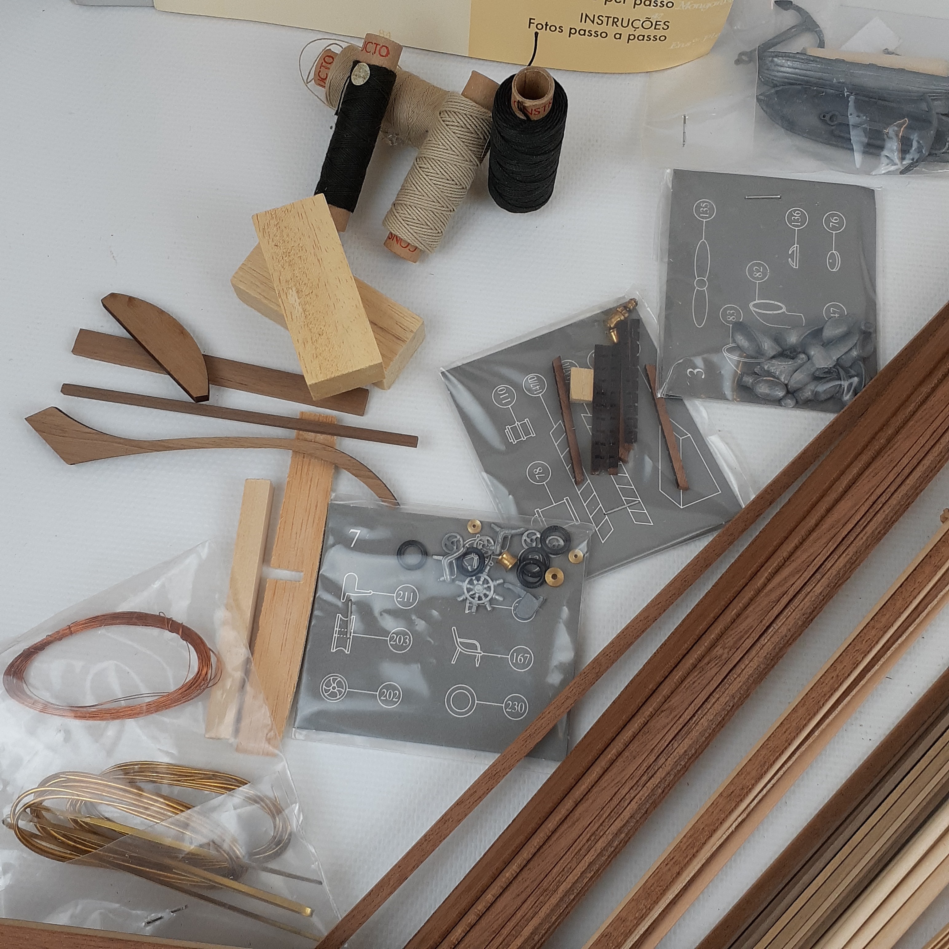 Voir photo 2 de Accessoires - Navire de Recherche Scientifique Le Porquios-Pas? Accessoires - Navire de Recherche Scientifique Le Porquios-Pas? Comme neuf - Vue 2 -