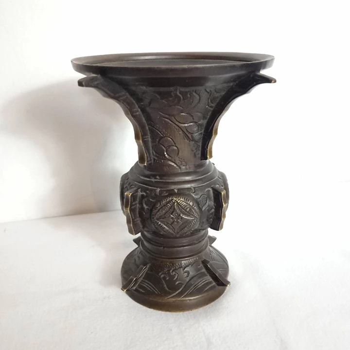 Vase japonais bronze décor d'animaux oiselé avec ailettes - Très bon état - Photo 3