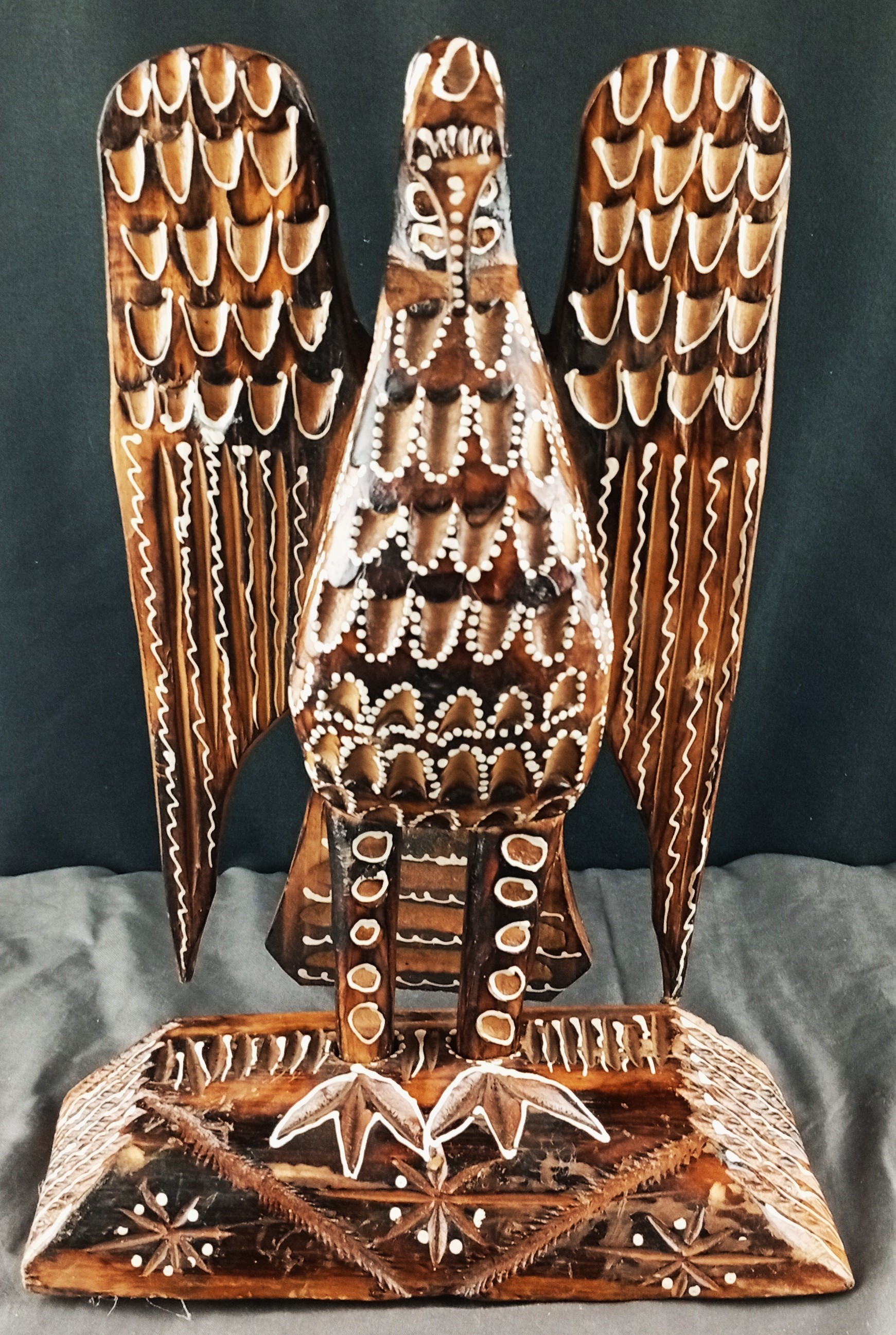 Aigle sculpté en bois- Artisanat Roumain authentique - Photo 1