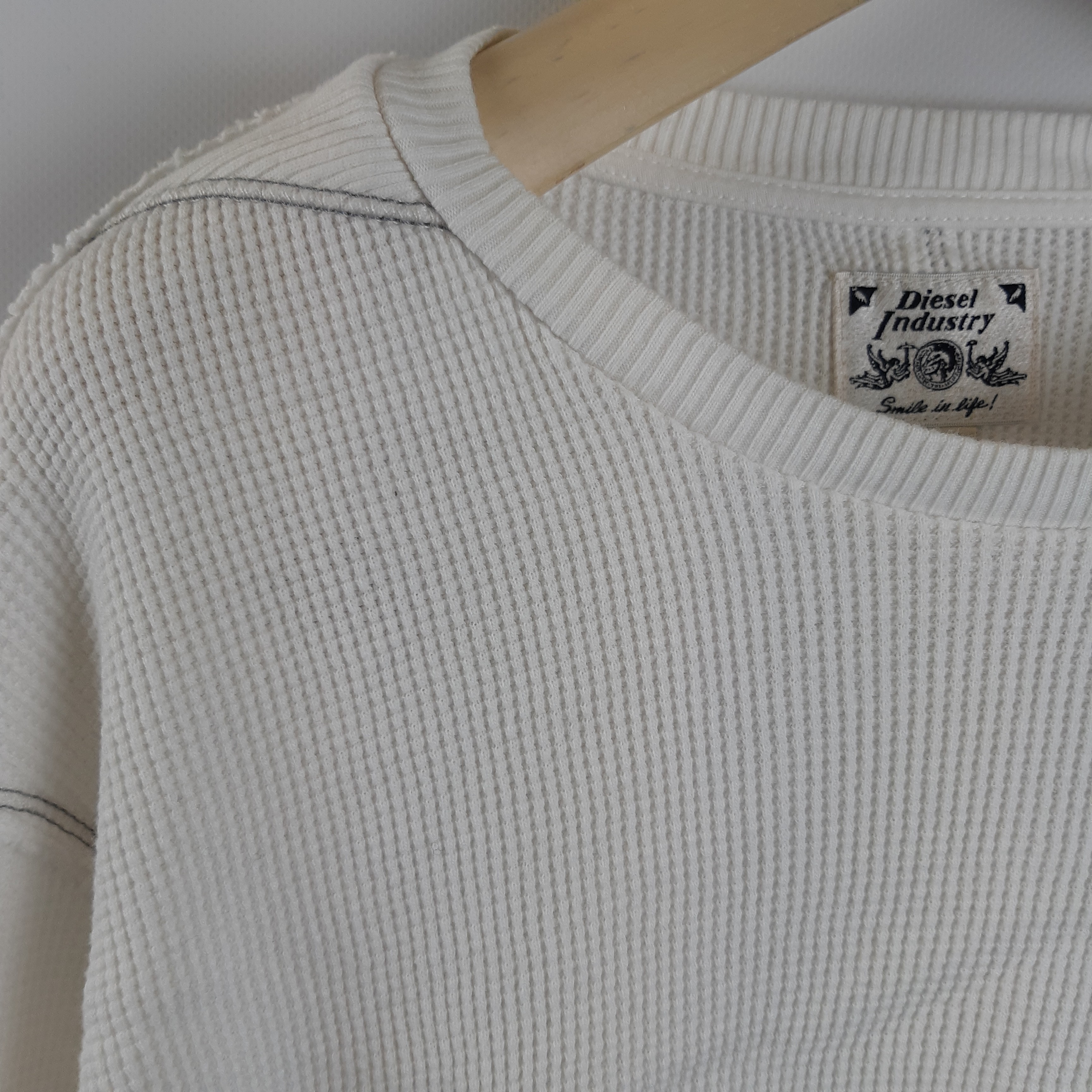 Diesel - Pull vintage ivoire style - Taille XL estimée Carrure ( épaules à épaules)= 48 Poitrine= 50 Longueur= 70 Très bon état - Vue 2 - 