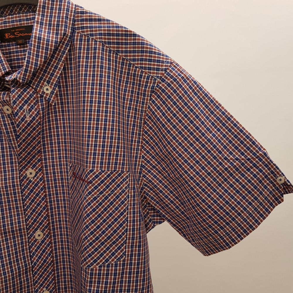 Voir photo 4 de Chemisette à carreaux - BEN SHERMAN - Taille M Chemisette à carreaux - BEN SHERMAN - Taille M Très bon état - Vue 4 -