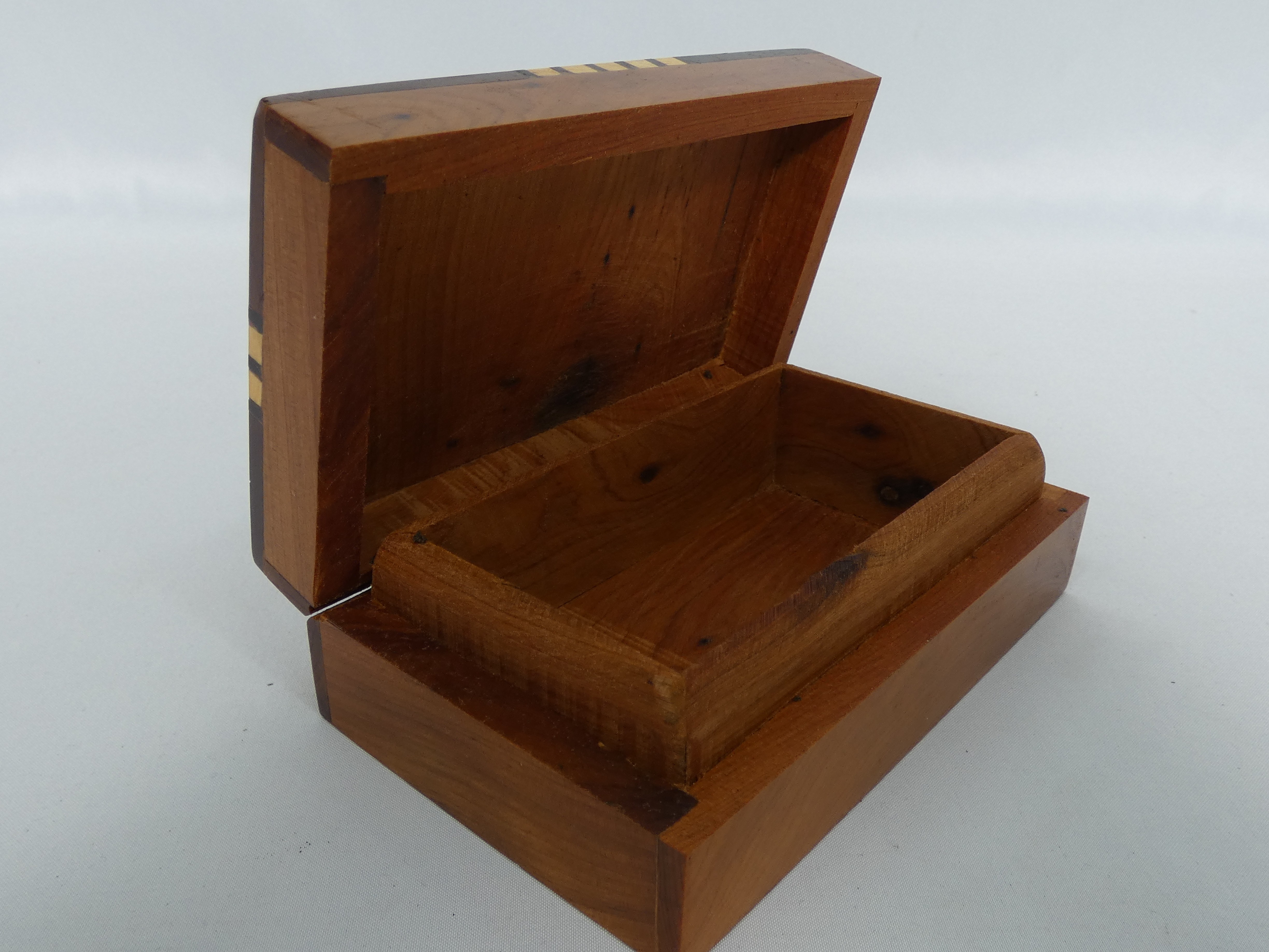 Petit coffret à bijoux en bois - Photo 2