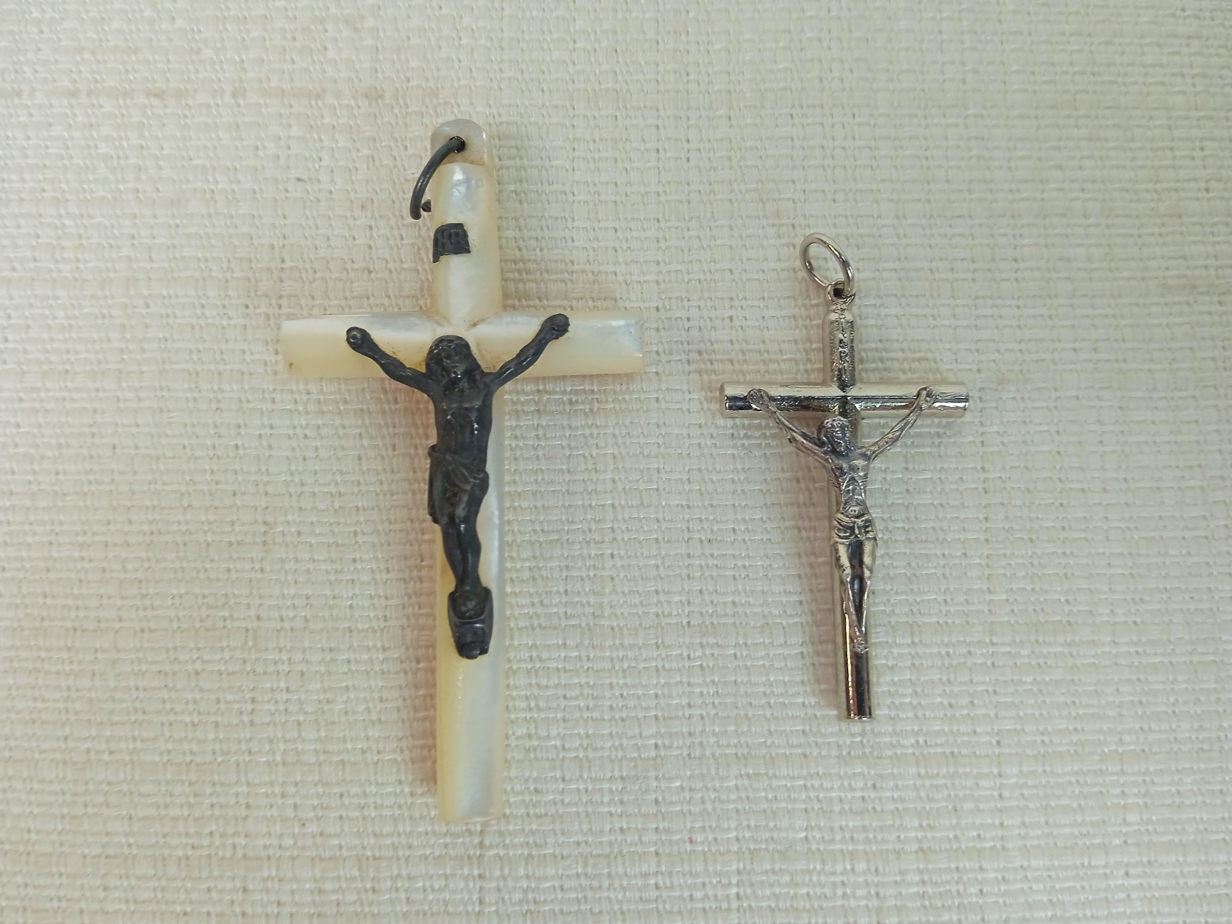 Lot de 12 médaillons religieux dont 2 croix - Photo 11