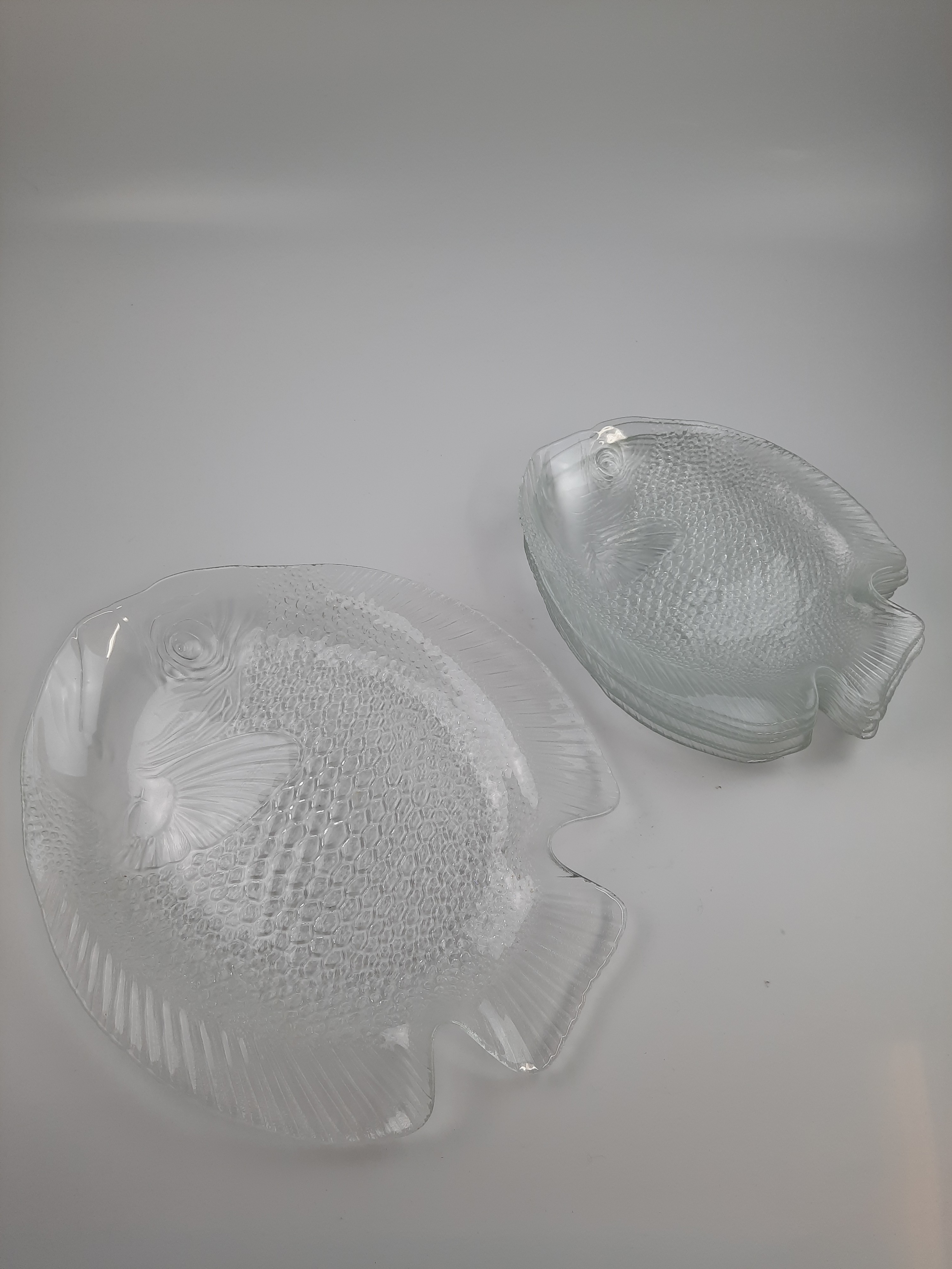 Plat de service et 7 assiettes forme poisson ARCOROC Très bon état - Vue 5 - 