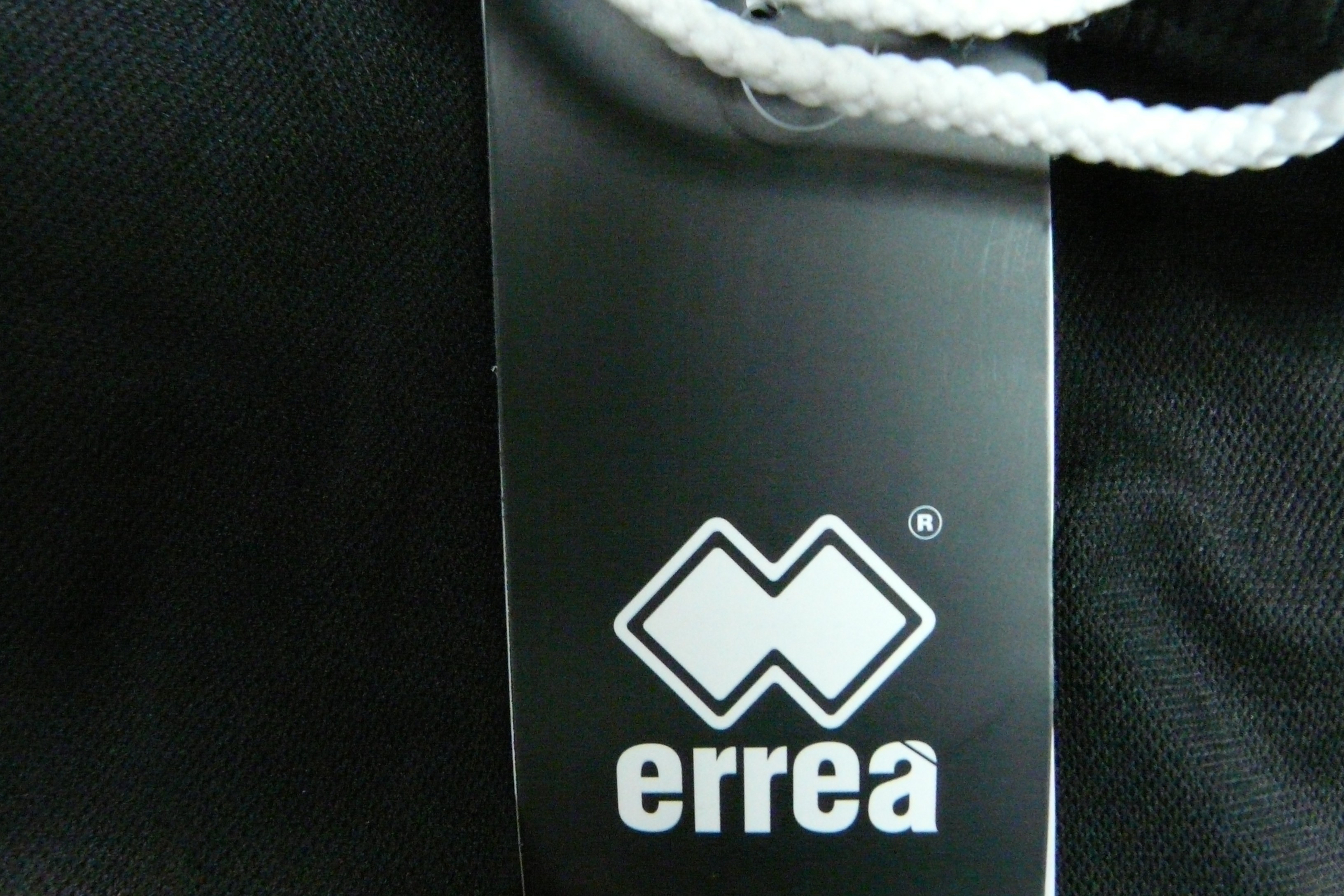 Voir photo 4 de E35 - Pantalon de jogging - Errea - Âge 6 ans (YXS) E35 - Pantalon de jogging - Errea - Âge 6 ans (YXS) - Vue 4 -