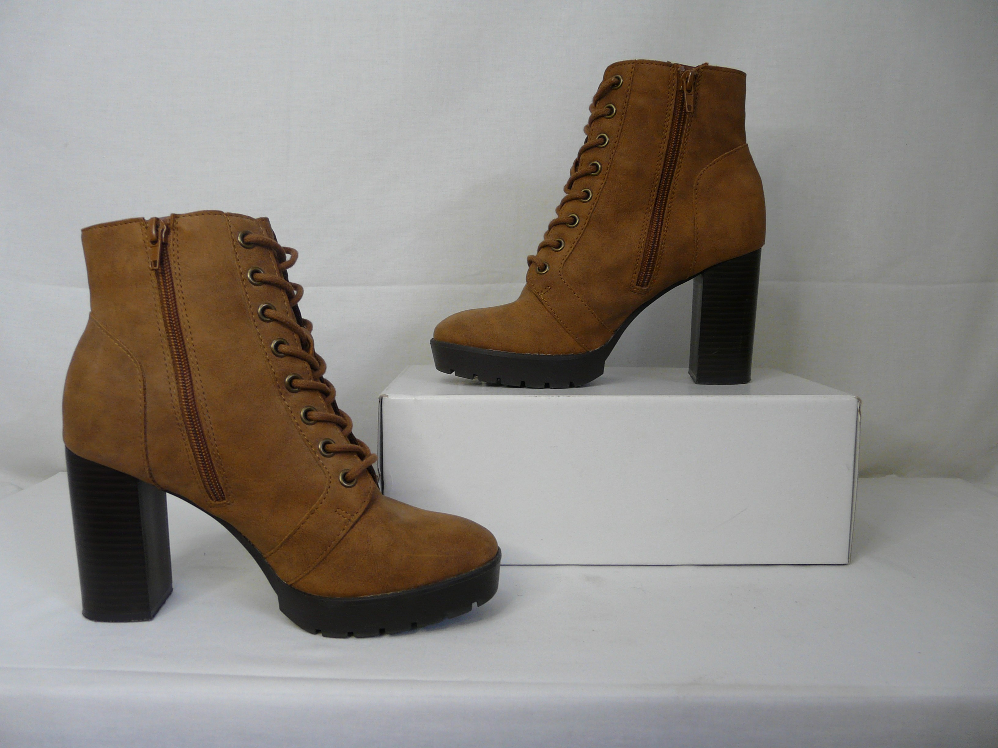 C146 - Bottines à talons - Primark - Pointure 38 - Photo 1