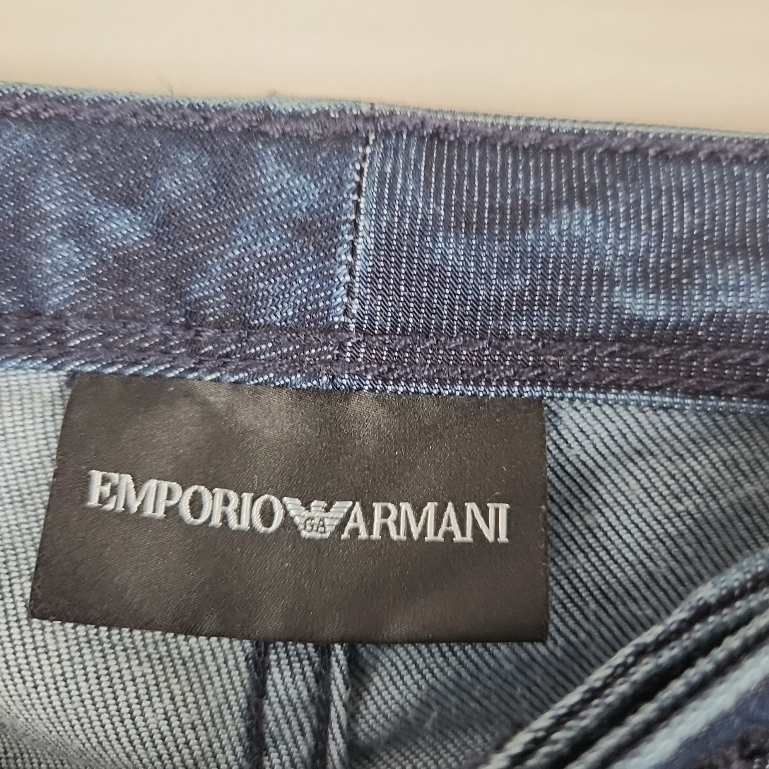 Voir photo 4 de Emporio Armani - Jeans bleu en coton - Taille 36/38 (estimé) longueur 94 cm Emporio Armani - Jeans bleu en coton - Taille 36/38 (estimé) longueur 94 cm - Vue 4 -