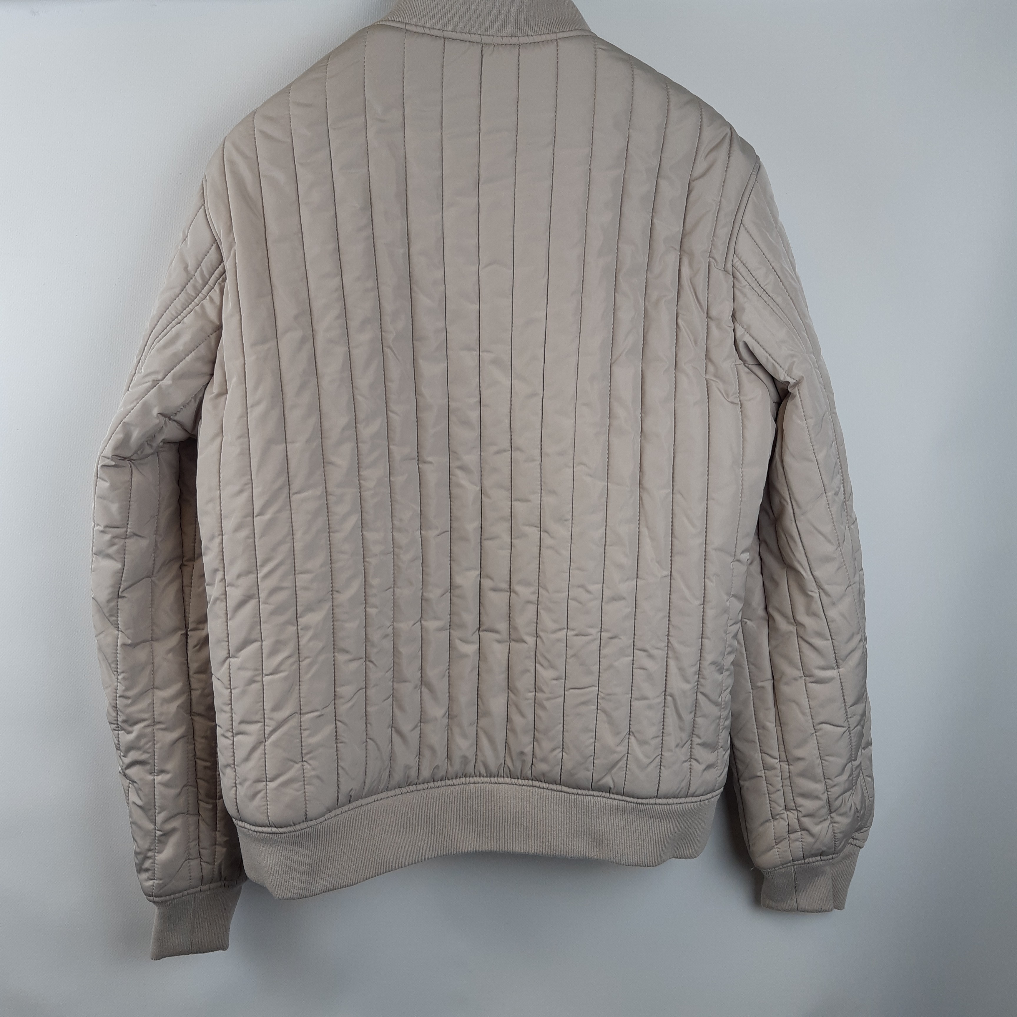Voir photo 3 de Celio Veste beige gentlemen polyester - Taille M (estimée 44) Celio Veste beige gentlemen polyester - Taille M (estimée 44) Très bon état - Vue 3 -