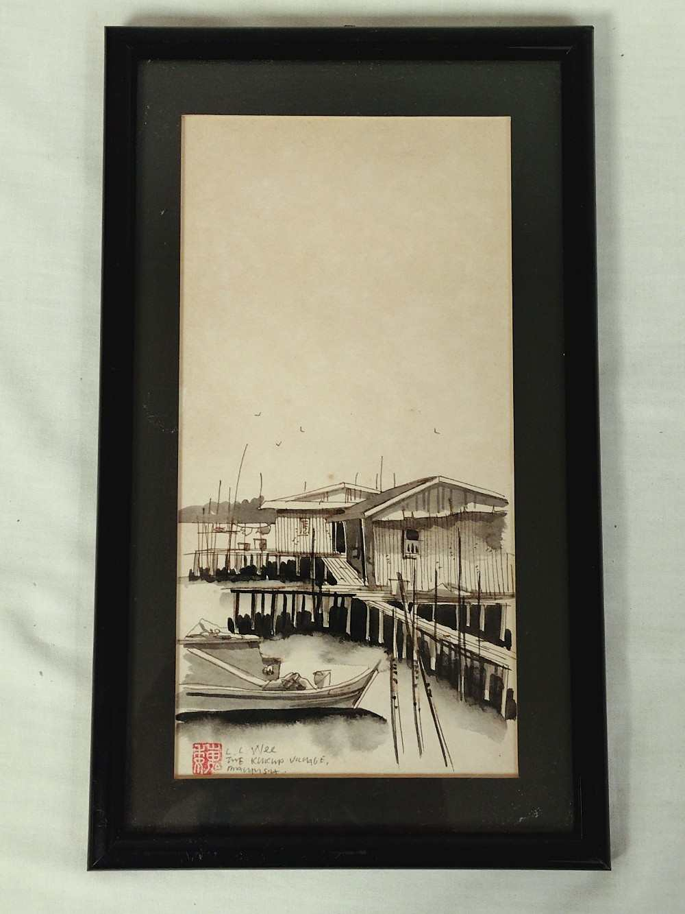 Encre de Chine authentique, village de pêcheurs asiatique, signé L.L Wee. - Photo 0