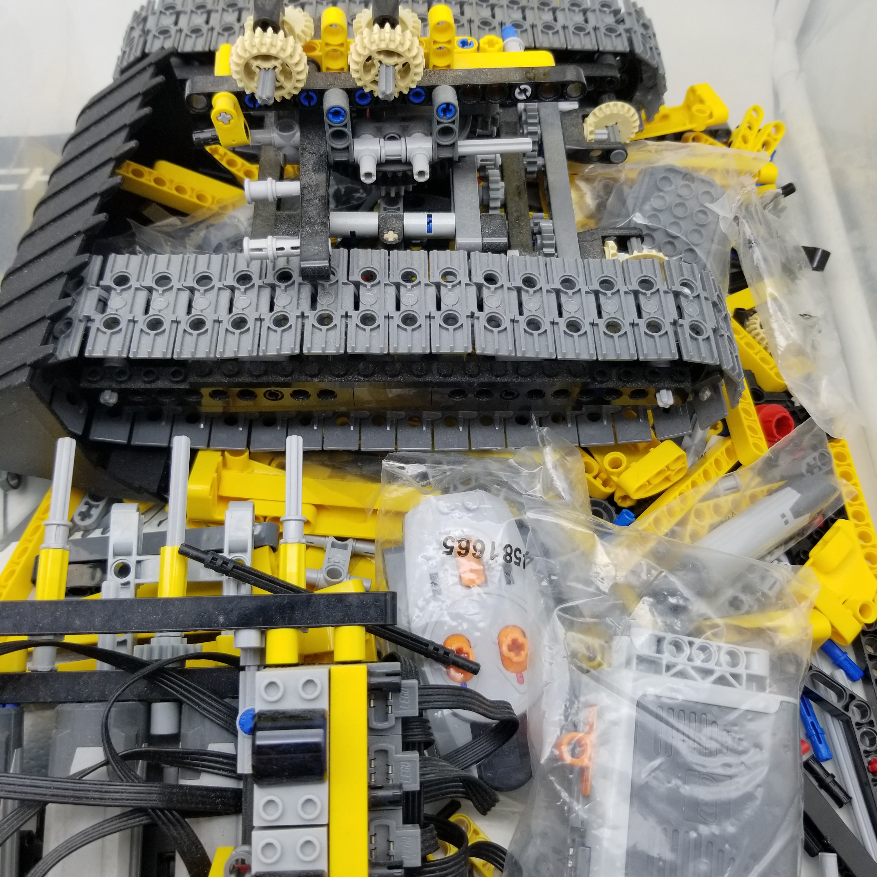 Lego Technic 8043 Pelleteuse chenille Motorisée - Très bon état - Photo 3