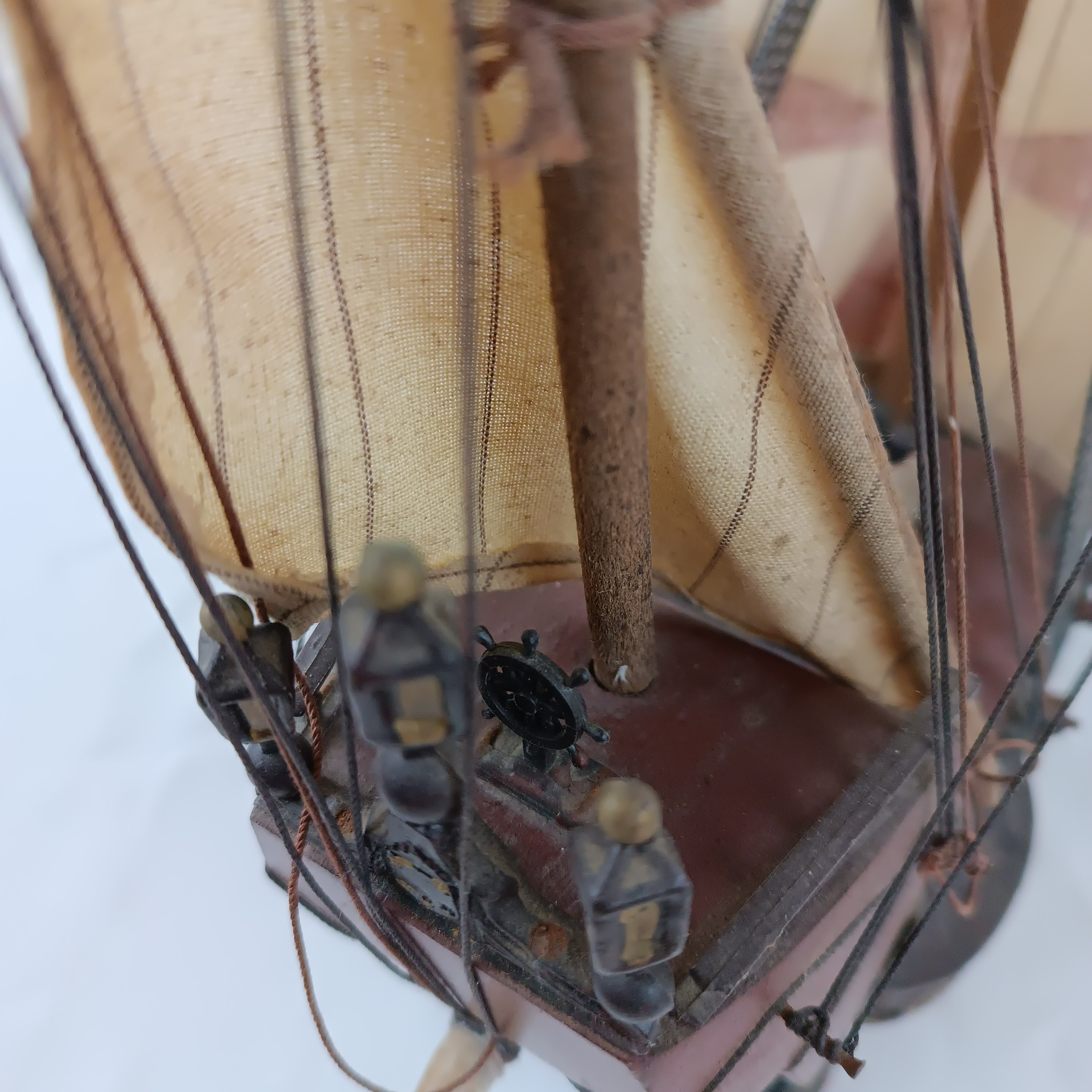 Maquette de bateau en bois, Caravelle espagnole du 15ème siècle, fabriquée en Espagne État correct - Vue 16 - 