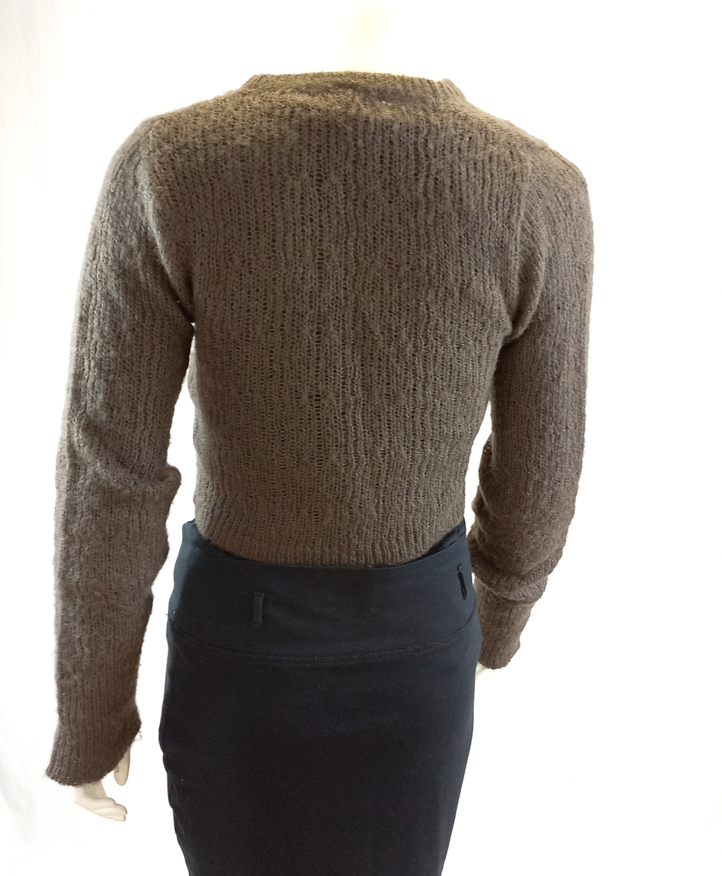 Boléro en laine coloris marron broche fleur en tricot - Photo 2