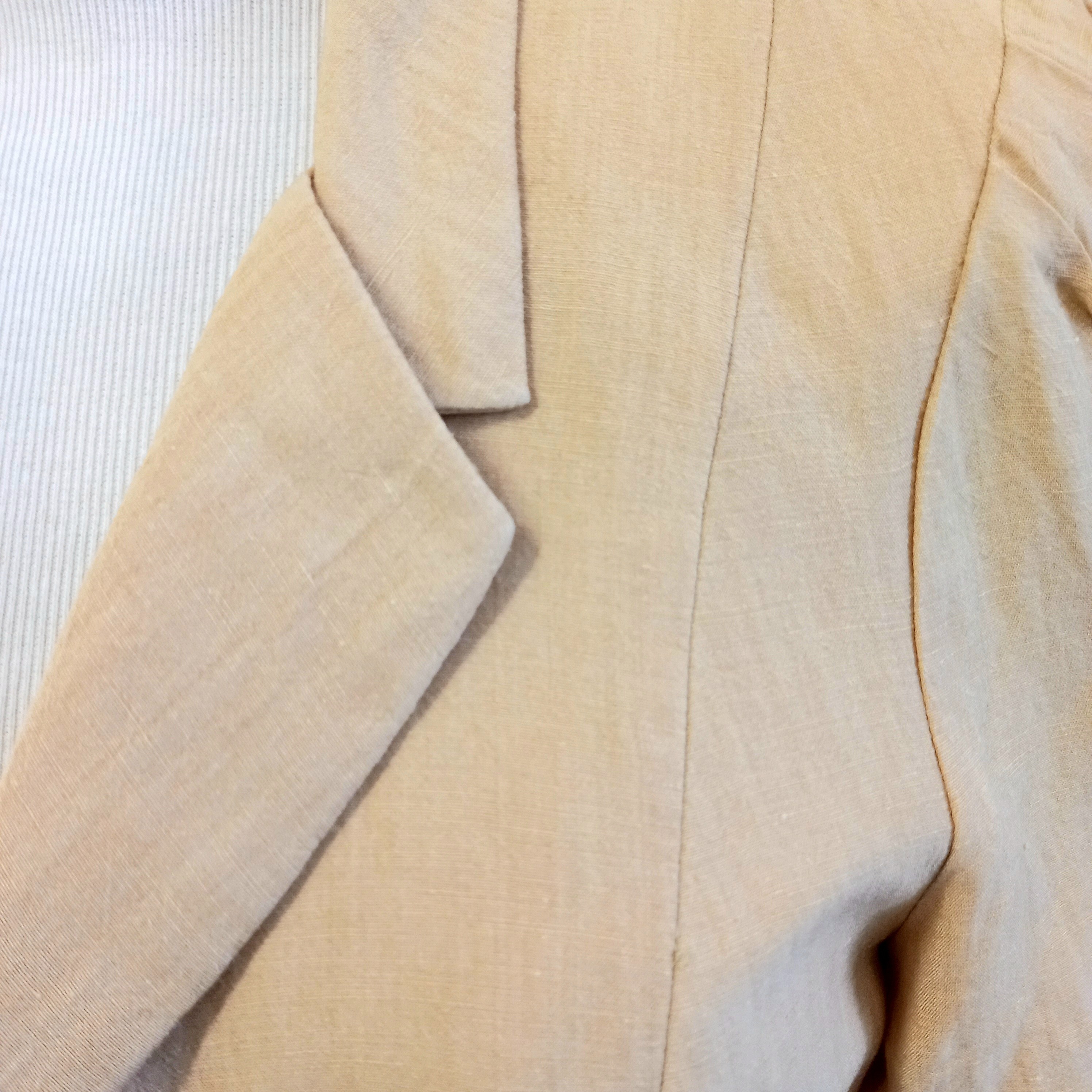 Veste femme "Les Soleils d'Arles" à laçage dorsal, taille 44 Très bon état - Vue 5 - 