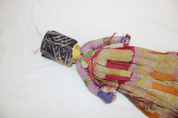 Ancienne marionnette du monde - travail artisanal en bois et tissu - Photo 4