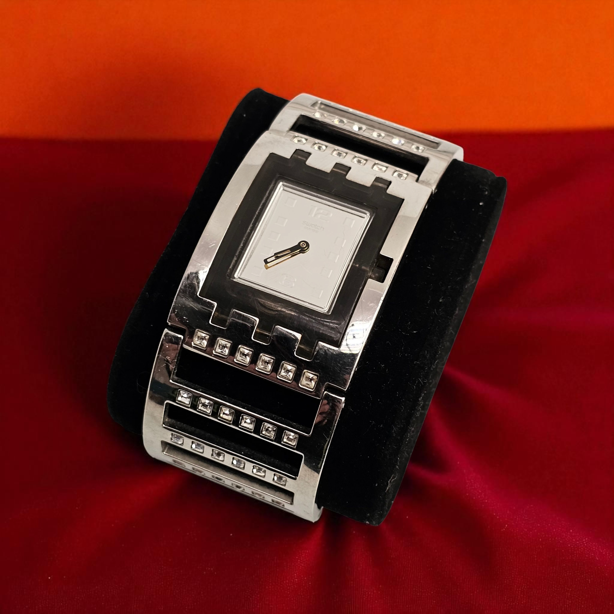Acheter Montre bracelet Swatch Suisse AG 2005 vintage Très bon état - 43,74 € Montre bracelet Swatch Suisse AG 2005 vintage Très bon état - reconditionné disponible sur Label Emmaüs