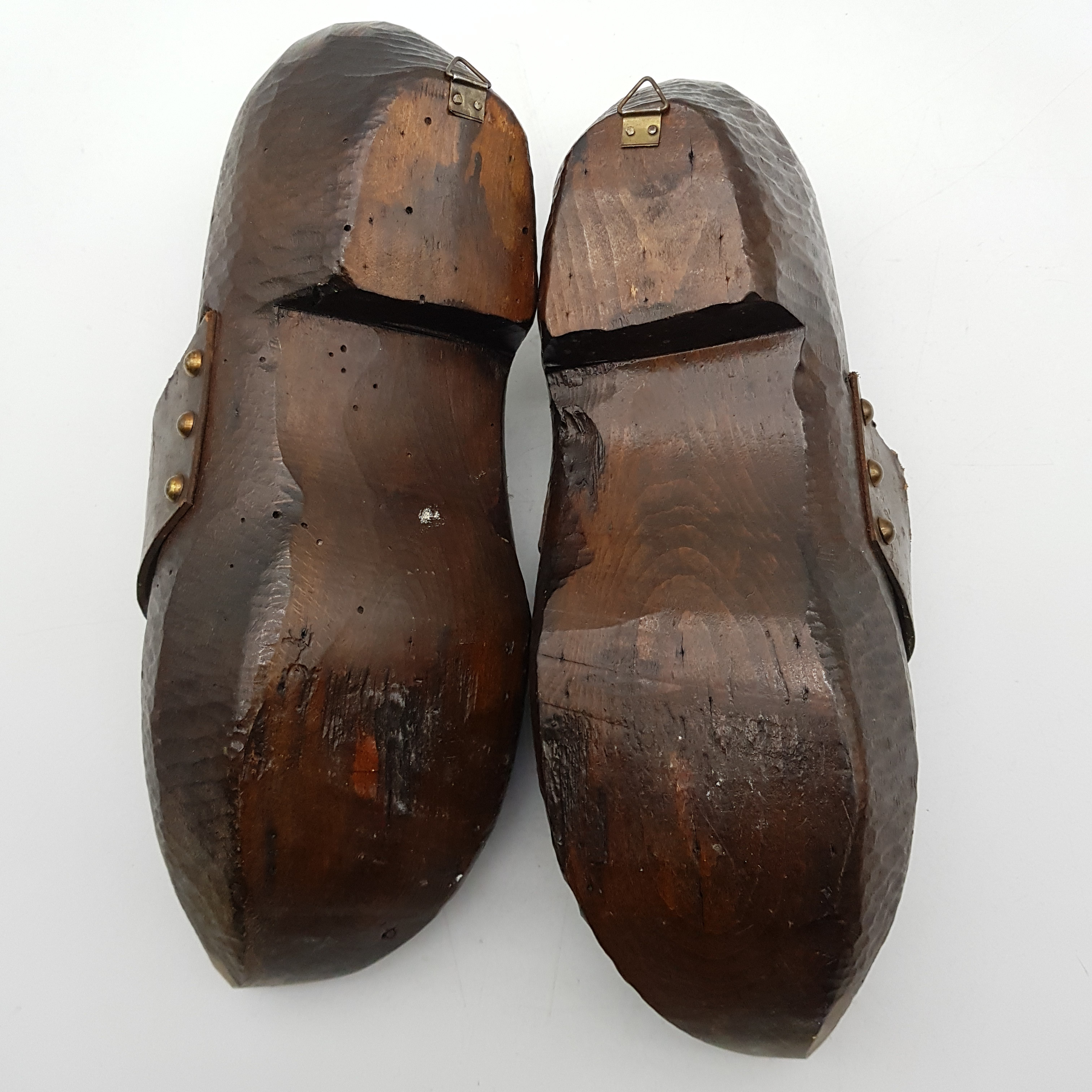 Sabot Ancien, ancienne paire de sabots, sabots en bois et cuir frappé - Bon état - Photo 3