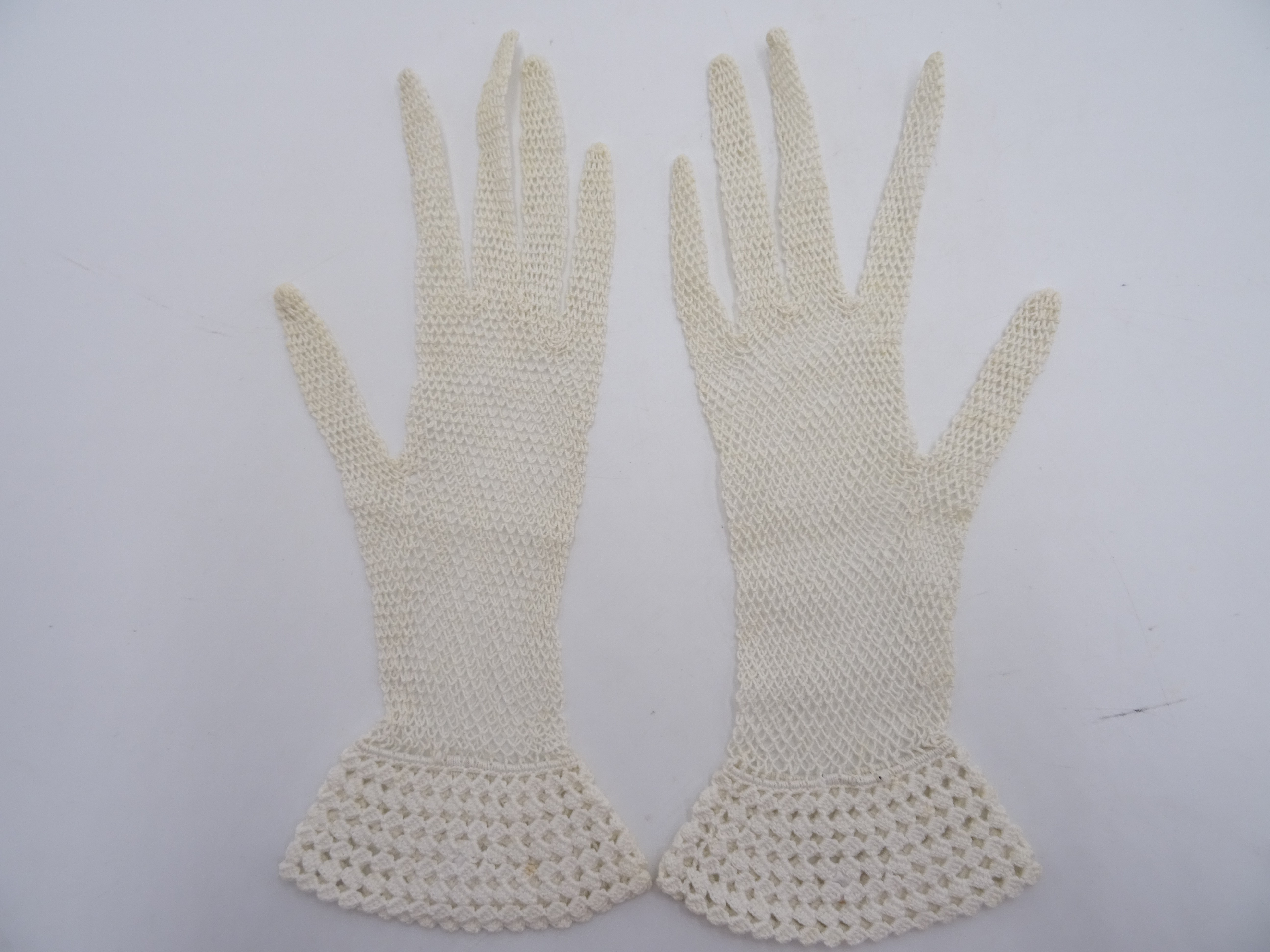Voir photo 3 de Gant crochet adulte 26 cm Gant crochet adulte 26 cm Très bon état - Vue 3 -