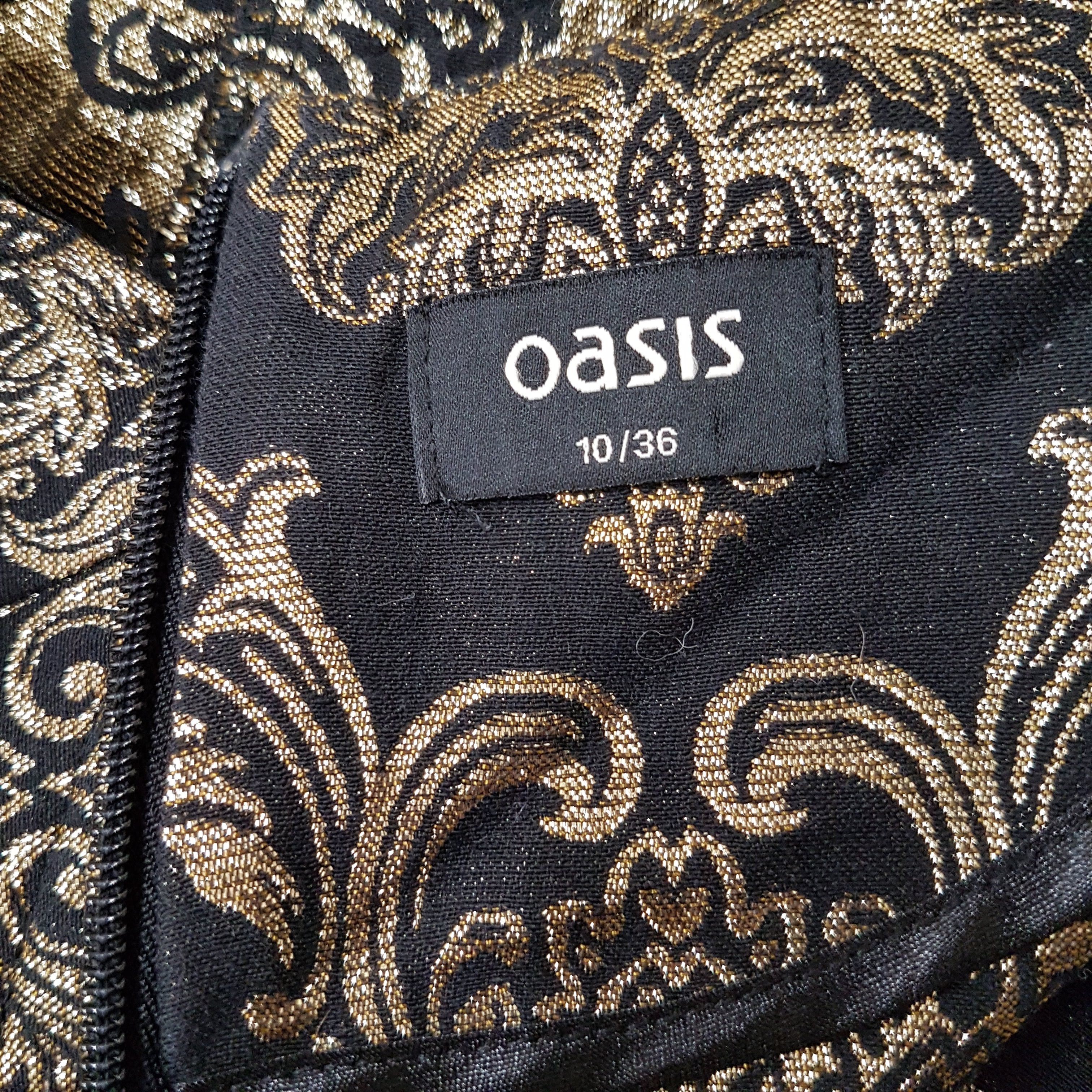 Robe de fêtes sans manche noir et or - OASIS - taille 36 estimé - Photo 6