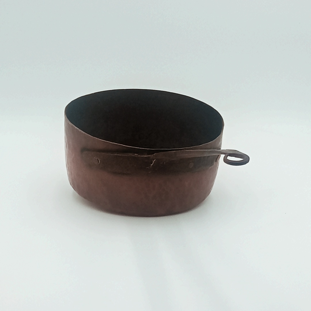 Voir photo 3 de Grande casserole martelé cuivré Grande casserole martelé cuivré Bon état - Vue 3 -