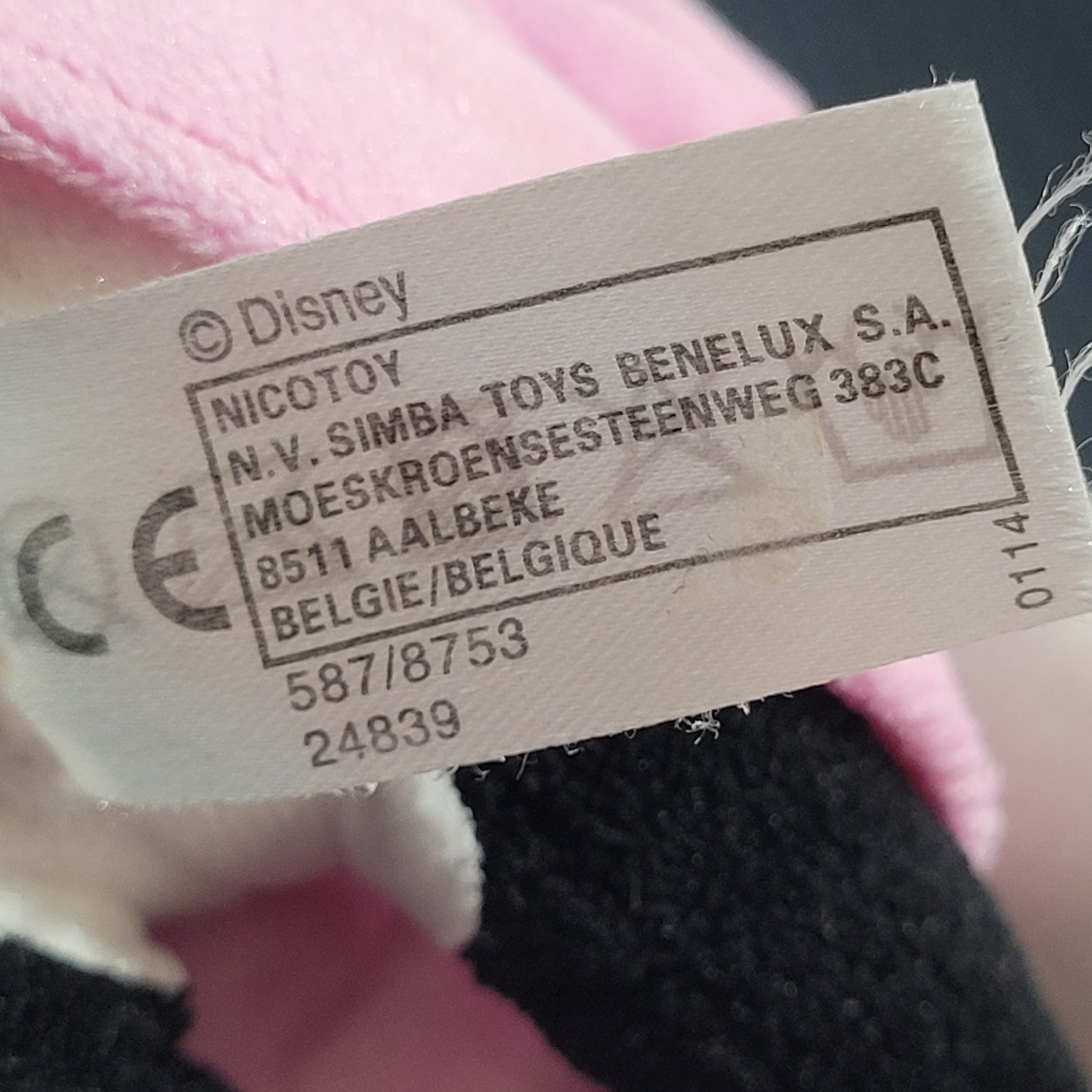Voir photo 5 de Lot de 2 peluches officielles Minnie Mouse - Disney Lot de 2 peluches officielles Minnie Mouse - Disney Très bon état - Vue 5 -