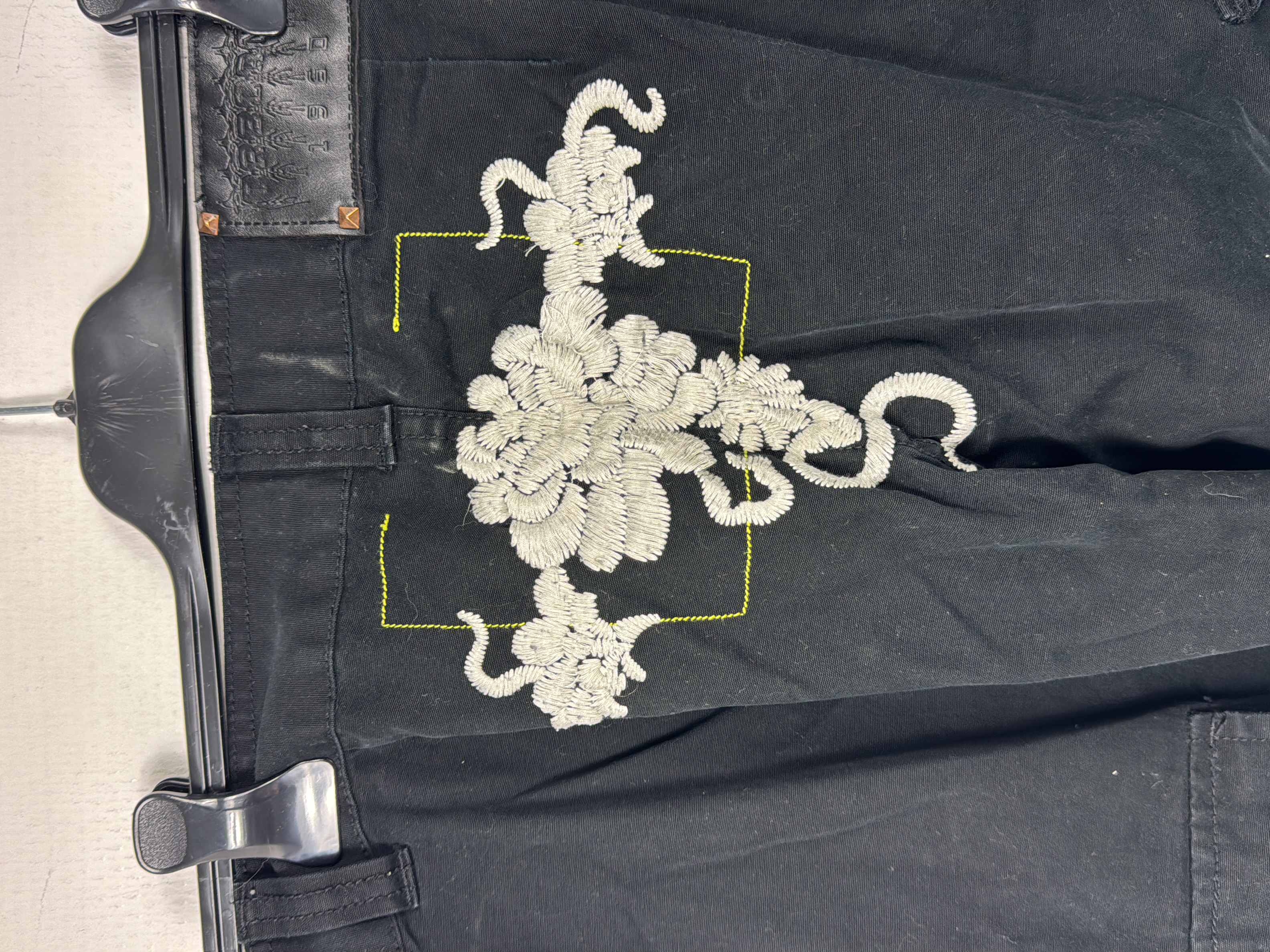 Pantalon cargo noir brodé Ireland 👖 M - Photo 5