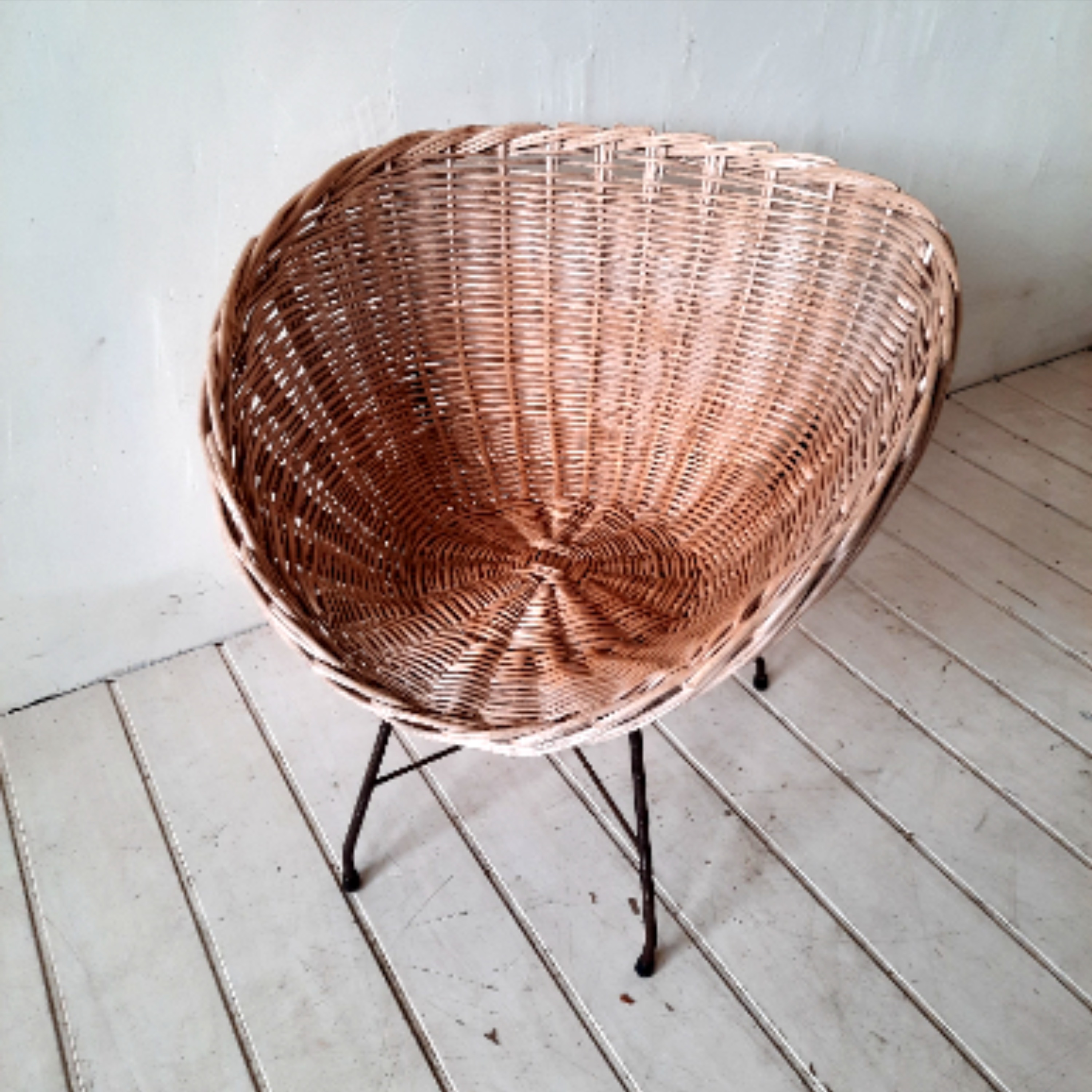 Fauteuil corbeille en rotin vintage 50-60s - Photo 2
