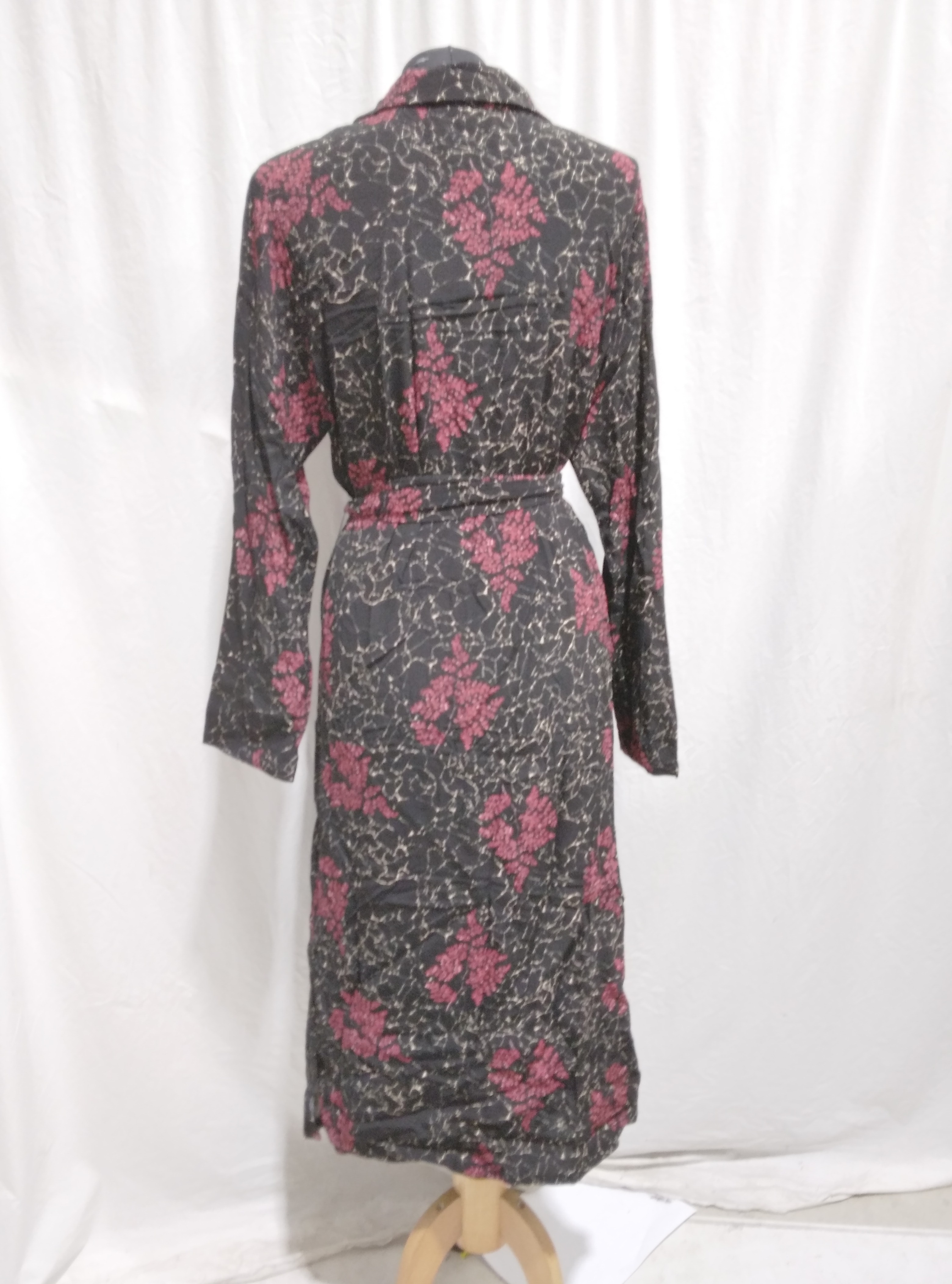 Voir photo 3 de Robe cintrée + ceinture noire imprimé végétal bordeaux, Nice Things - 42 Robe cintrée + ceinture noire imprimé végétal bordeaux, Nice Things - 42 Comme neuf - Vue 3 -