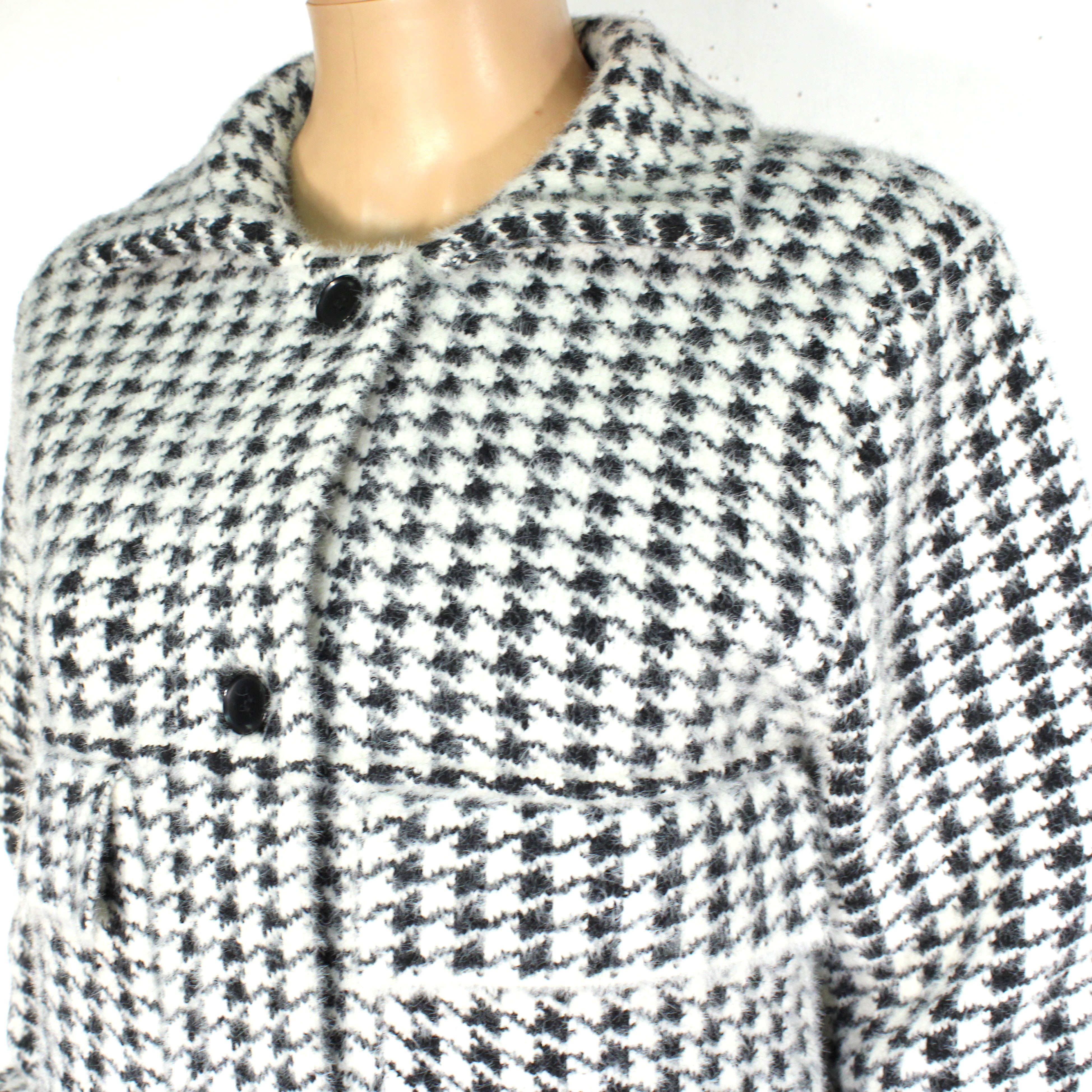 Voir photo 2 de Veste Femme Blanche & Noire Pieds de Poule CAMAIEU Taille M Veste Femme Blanche & Noire Pieds de Poule CAMAIEU Taille M Très bon état - Vue 2 -