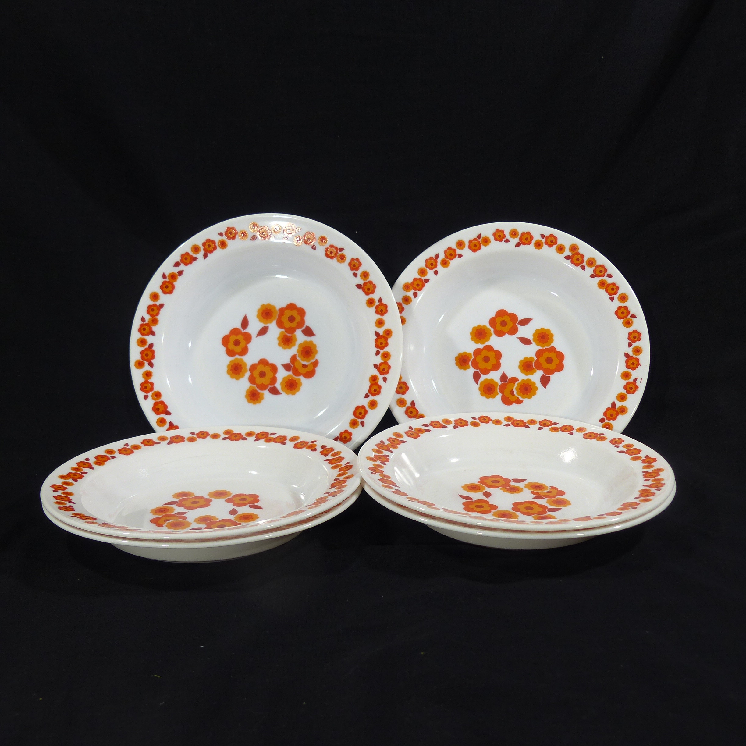 Lot de 8 assiettes creuses Arcopal modèle Scania Céramique
