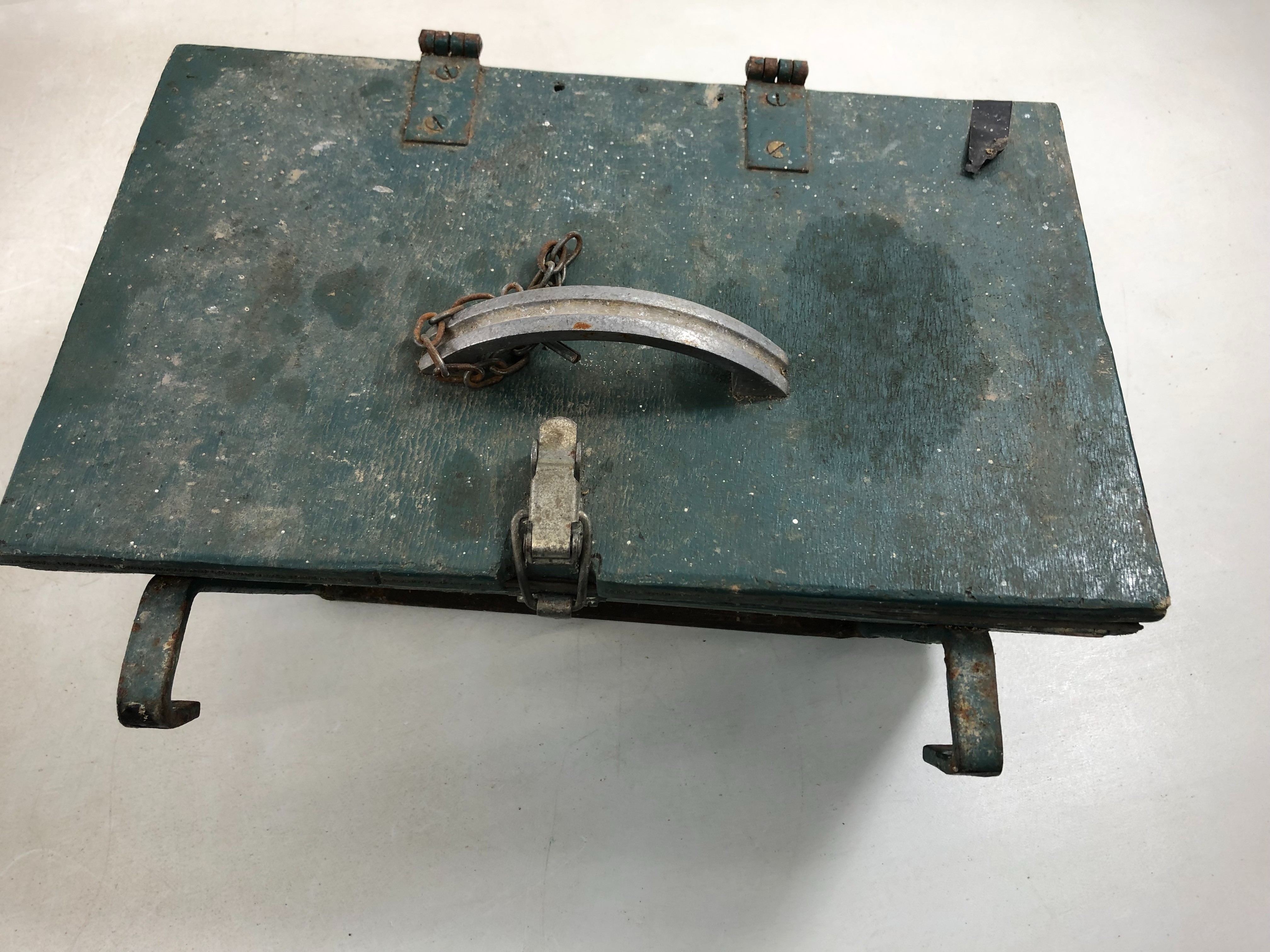 Boite à pêche ancienne pour vélo - Photo 6