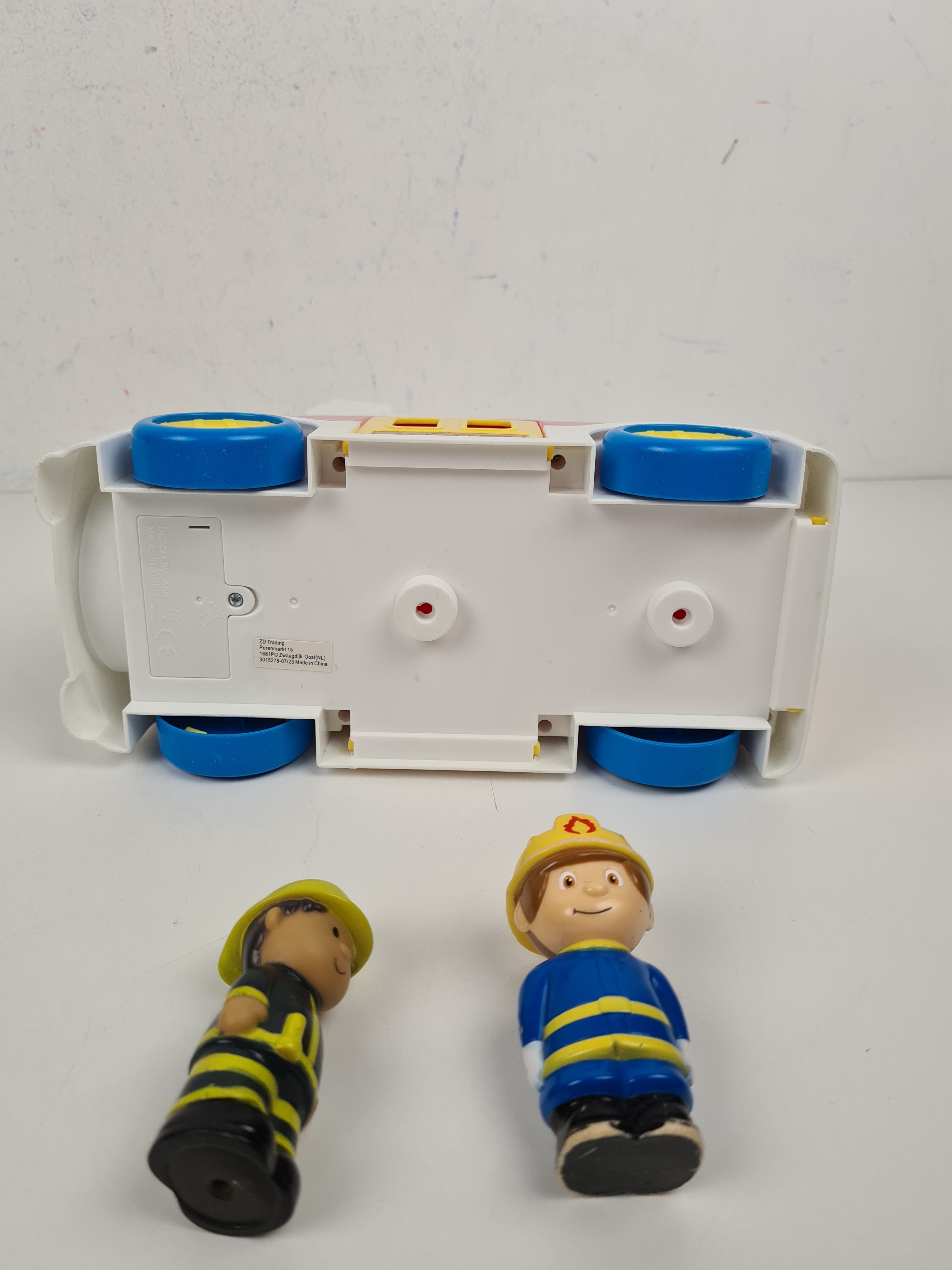 Voiture - Camion de pompiers interactif avec sons et lumière - 22 x 16 cm - Photo 3