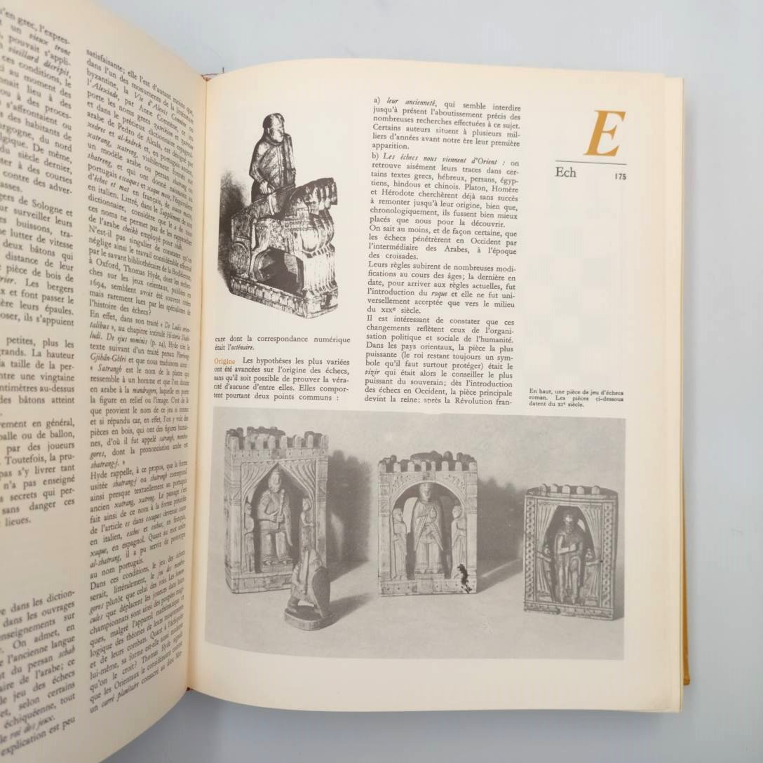 Dictionnaire des Jeux. Collectif sous la direction de René Alleau. Editions Henri Veyrier. Non daté (estimé 1970?) - Photo 2
