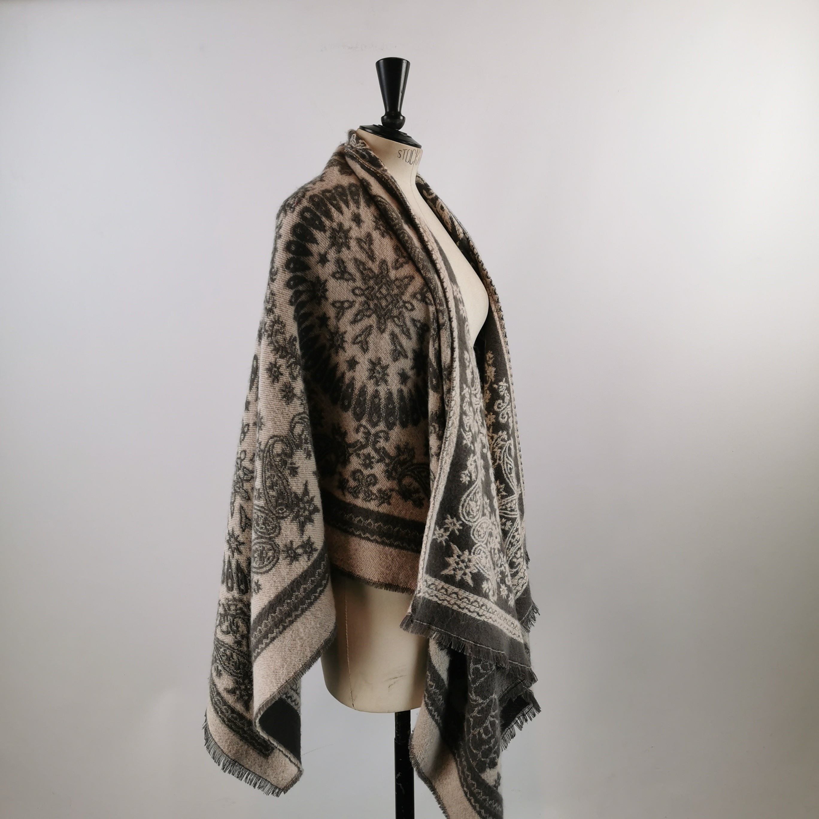 Poncho - Gris à motif Comme neuf - Vue 3 - 