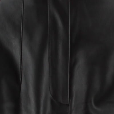 Voir photo 4 de Pantalon noir similicuir - Femme - Zara - Taille M Pantalon noir similicuir - Femme - Zara - Taille M Très bon état - Vue 4 -