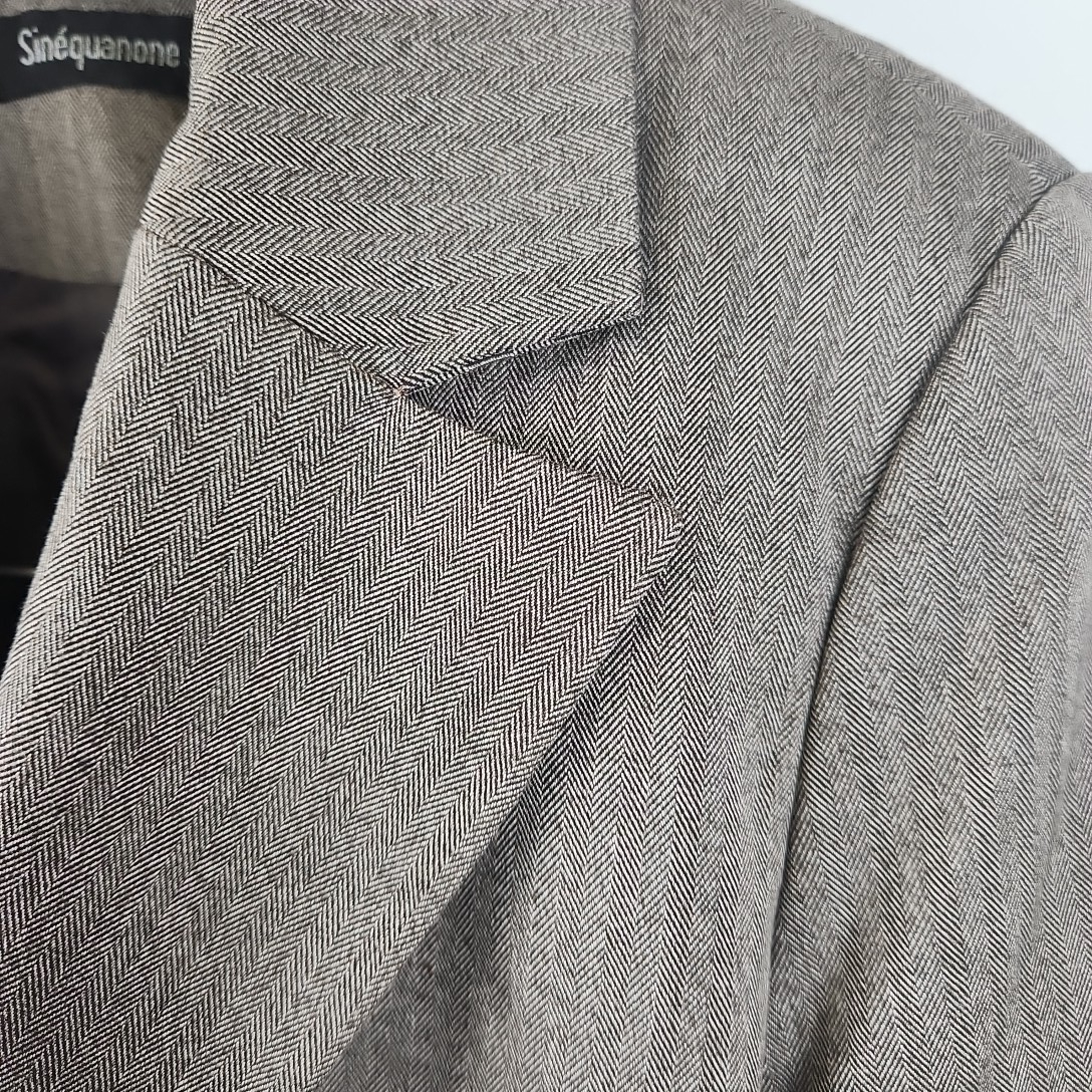 Voir photo 2 de Sinéquanone - Veste taupe en polyester - Taille 38/40 Sinéquanone - Veste taupe en polyester - Taille 38/40 Très bon état - Vue 2 -