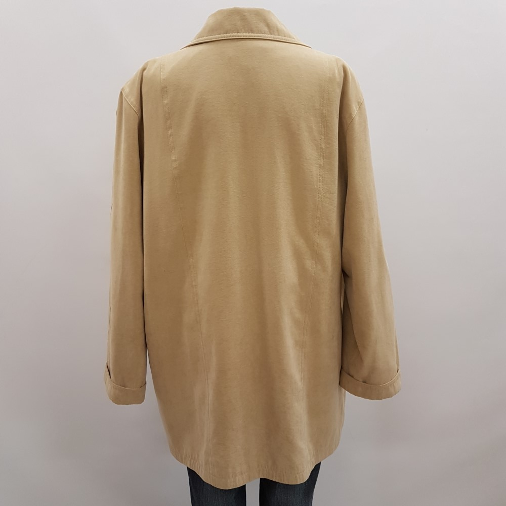 Voir photo 2 de Veste beige clair imitation daim - WEILL - taille 46 Veste beige clair imitation daim - WEILL - taille 46 Très bon état - Vue 2 -