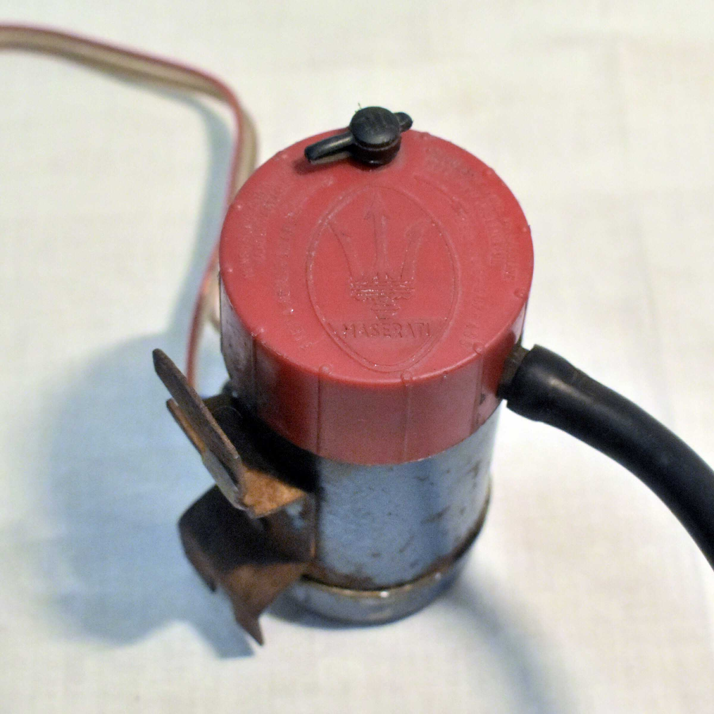 Ancien Klaxon 12 Volts - Maserati™  - Vue 5 - 