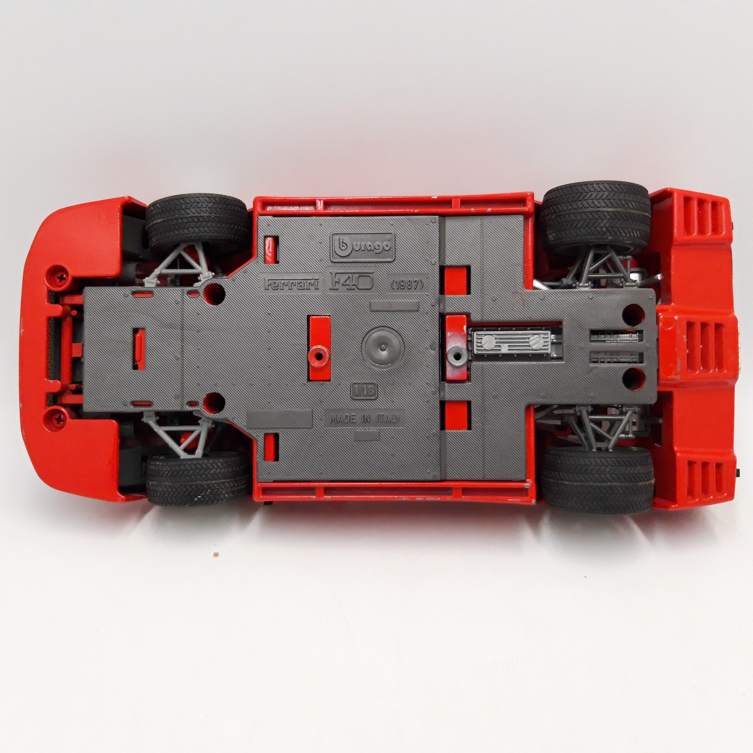 Voiture miniature de Collection, FERRARI F40 (1987) BURAGO Rouge, Ech.1/18. Très bon état - Vue 13 - 