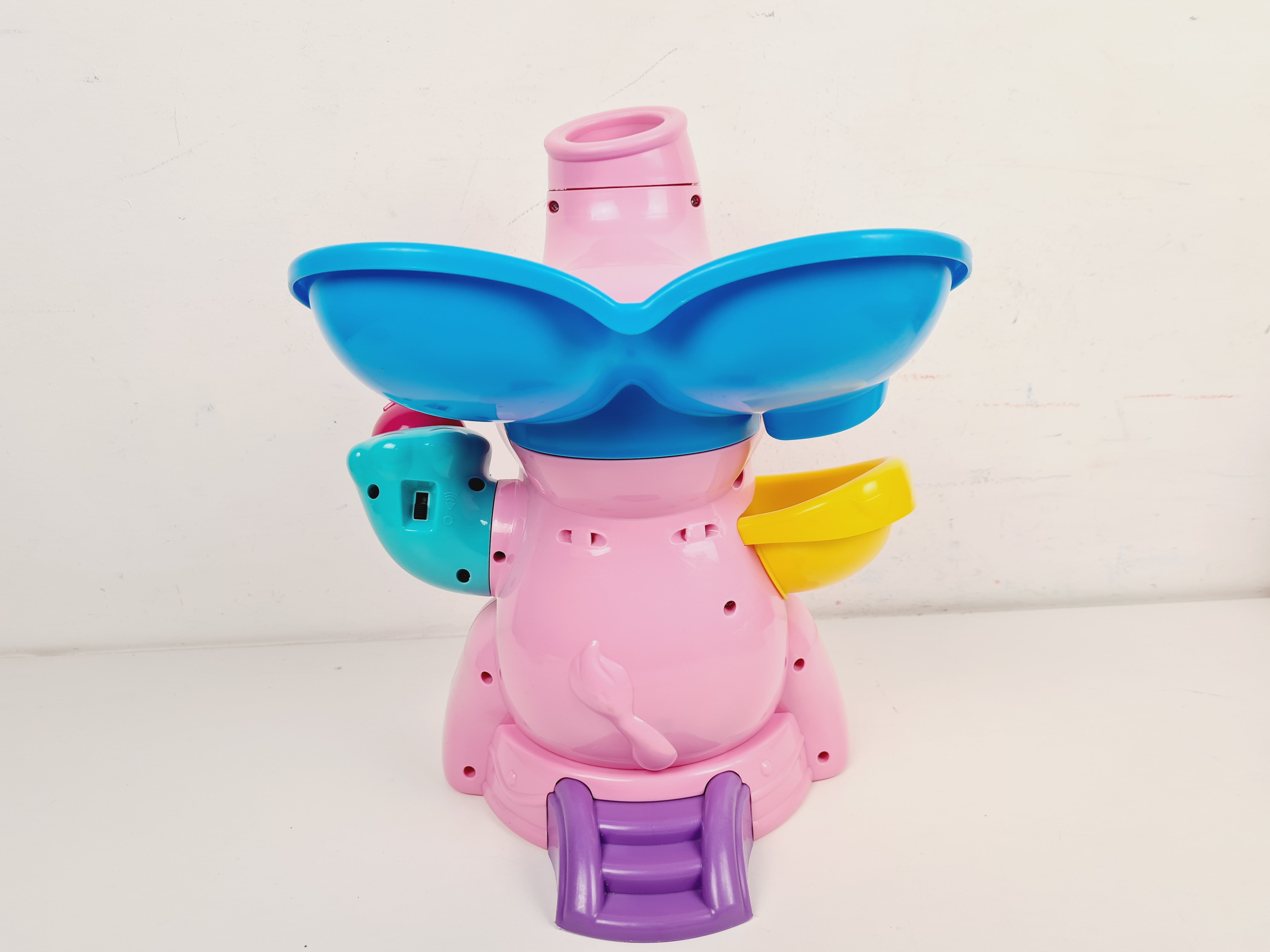 Voir photo 2 de Jouet 1er age - Aero'Balles Elefun Rose - Playskool - 1 an + Jouet 1er age - Aero'Balles Elefun Rose - Playskool - 1 an + Bon état - Vue 2 -
