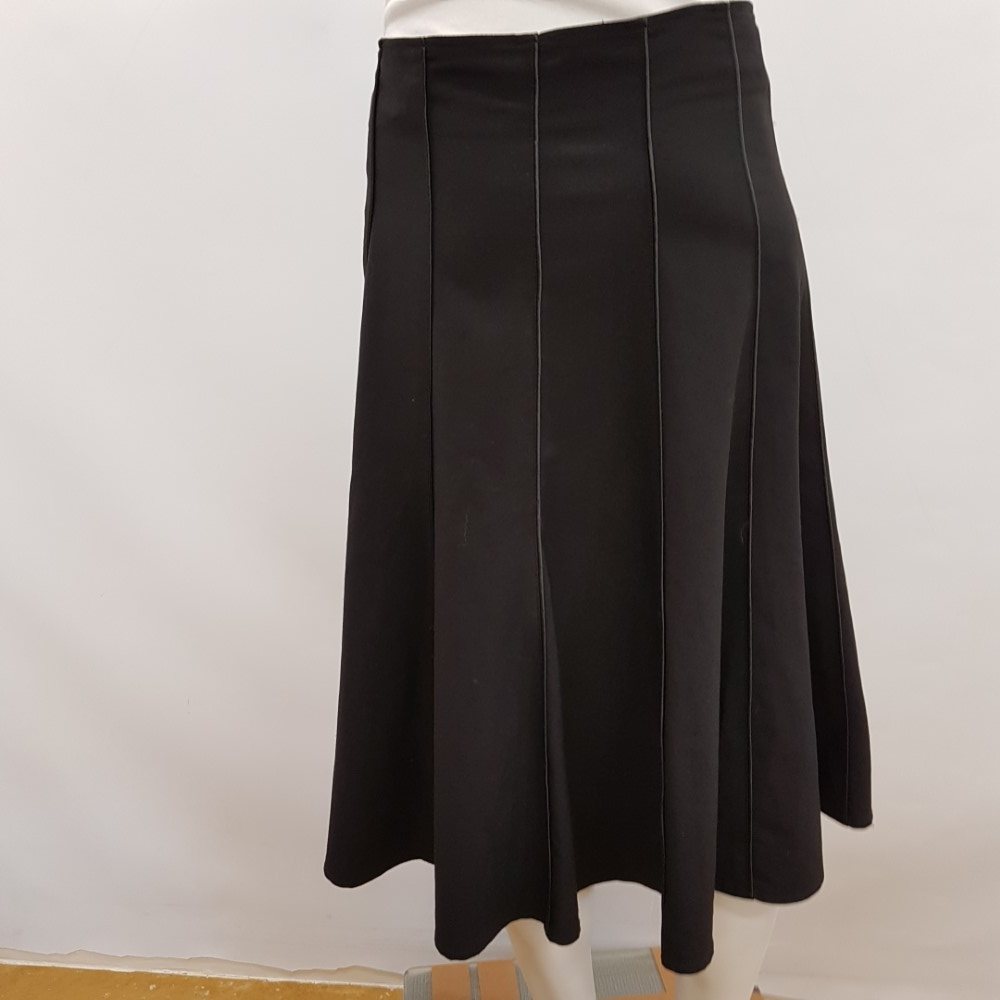 Jupe de fêtes noire - JACQUELINE RIU - taille 44 - Photo 2