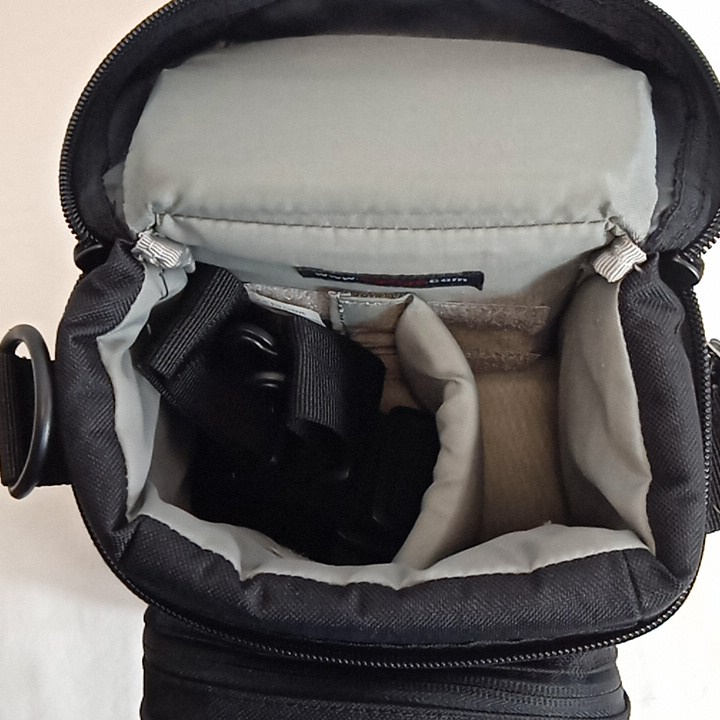 Sacoche rembourrée Lowepro EX 120 pour appareil photo - Noir - Poches latérales Film ou numérique-Petit-moyen Comme neuf - Vue 15 - 