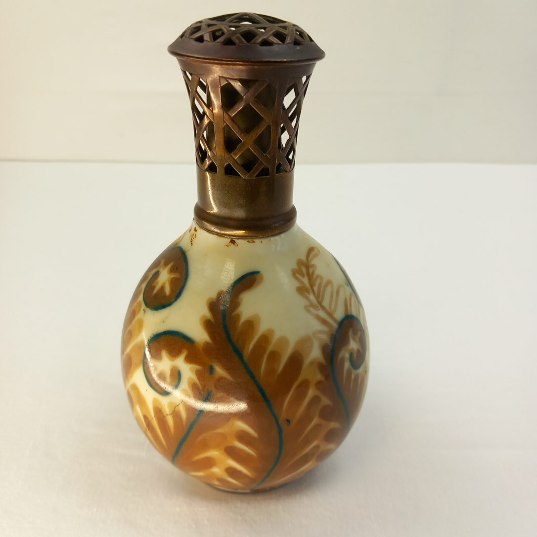 LAMPE BERGER EN porcelaine Limoges signée Tharaud à décor de violettes-Vintage EUR 20,00