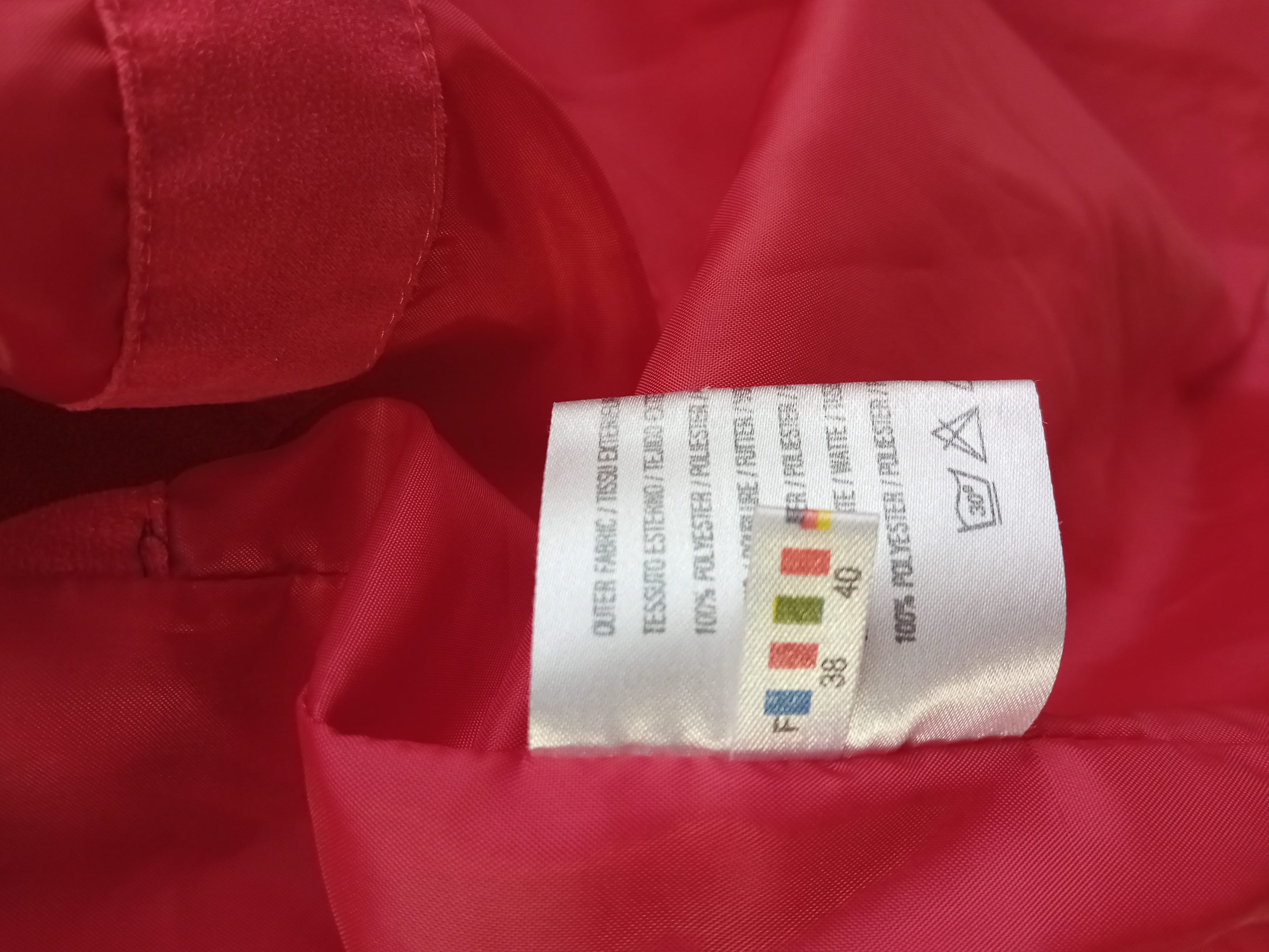Voir photo 5 de Veste Matelassée Rouge Devernois L (T3724) Veste Matelassée Rouge Devernois L (T3724) Très bon état - Vue 5 -