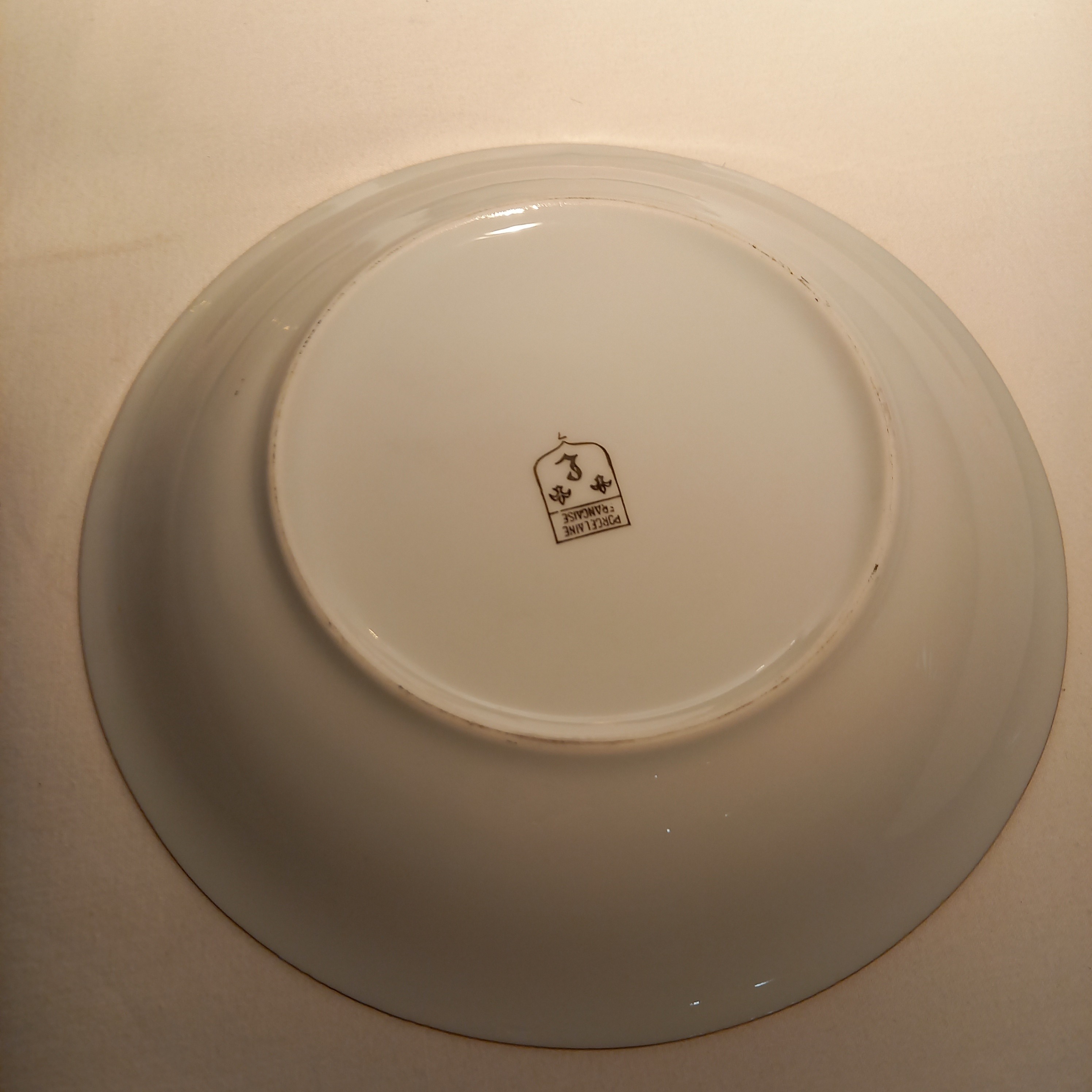 Voir photo 5 de Vintage 12 assiettes creuse porcelaine décor floral et doré Vintage 12 assiettes creuse porcelaine décor floral et doré - Vue 5 -