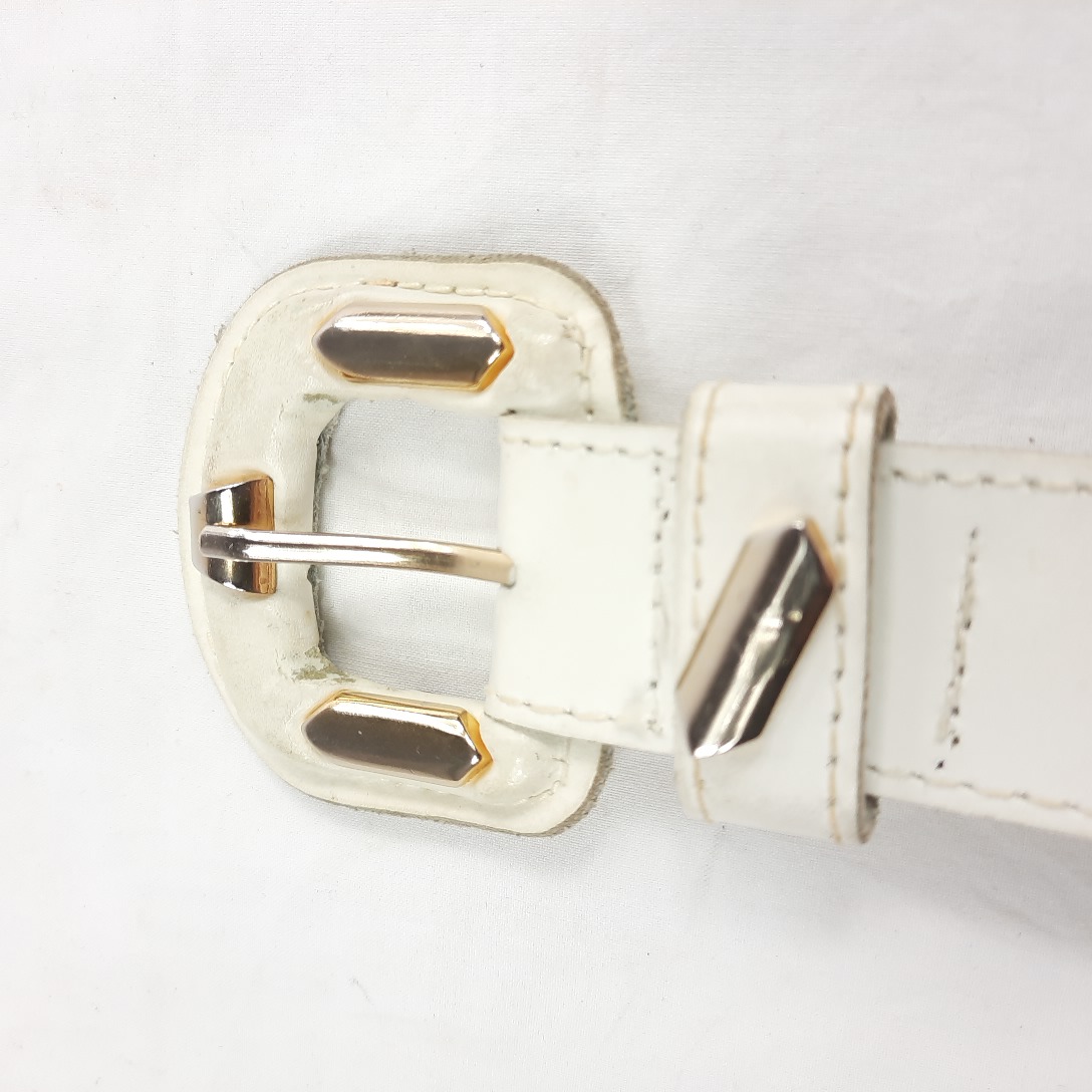 Ceinture blanche synthétique réglable décors métal doré Bon état - Vue 3 - 