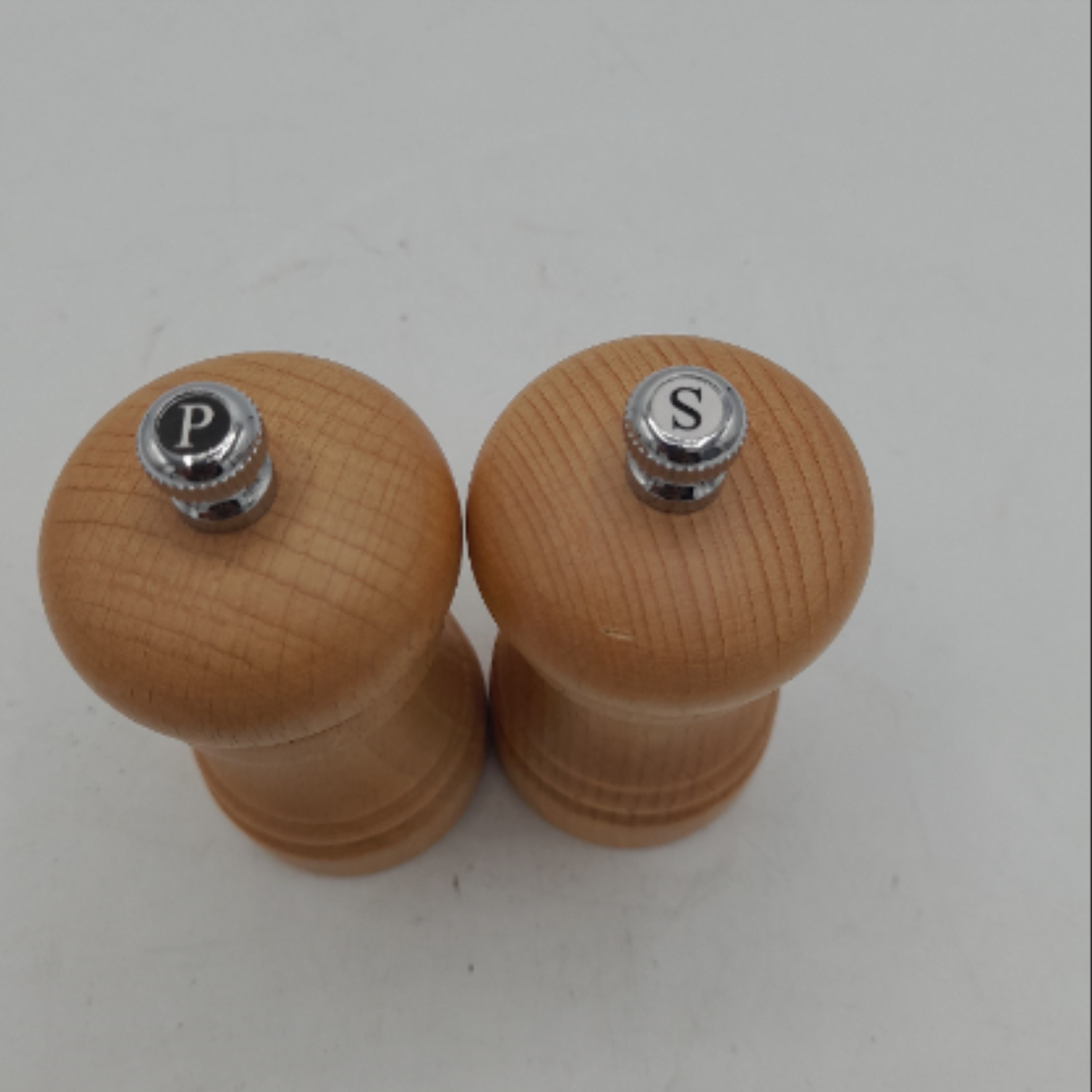 Lot de 2 moulins à poivre et à sel en bois - Photo 1