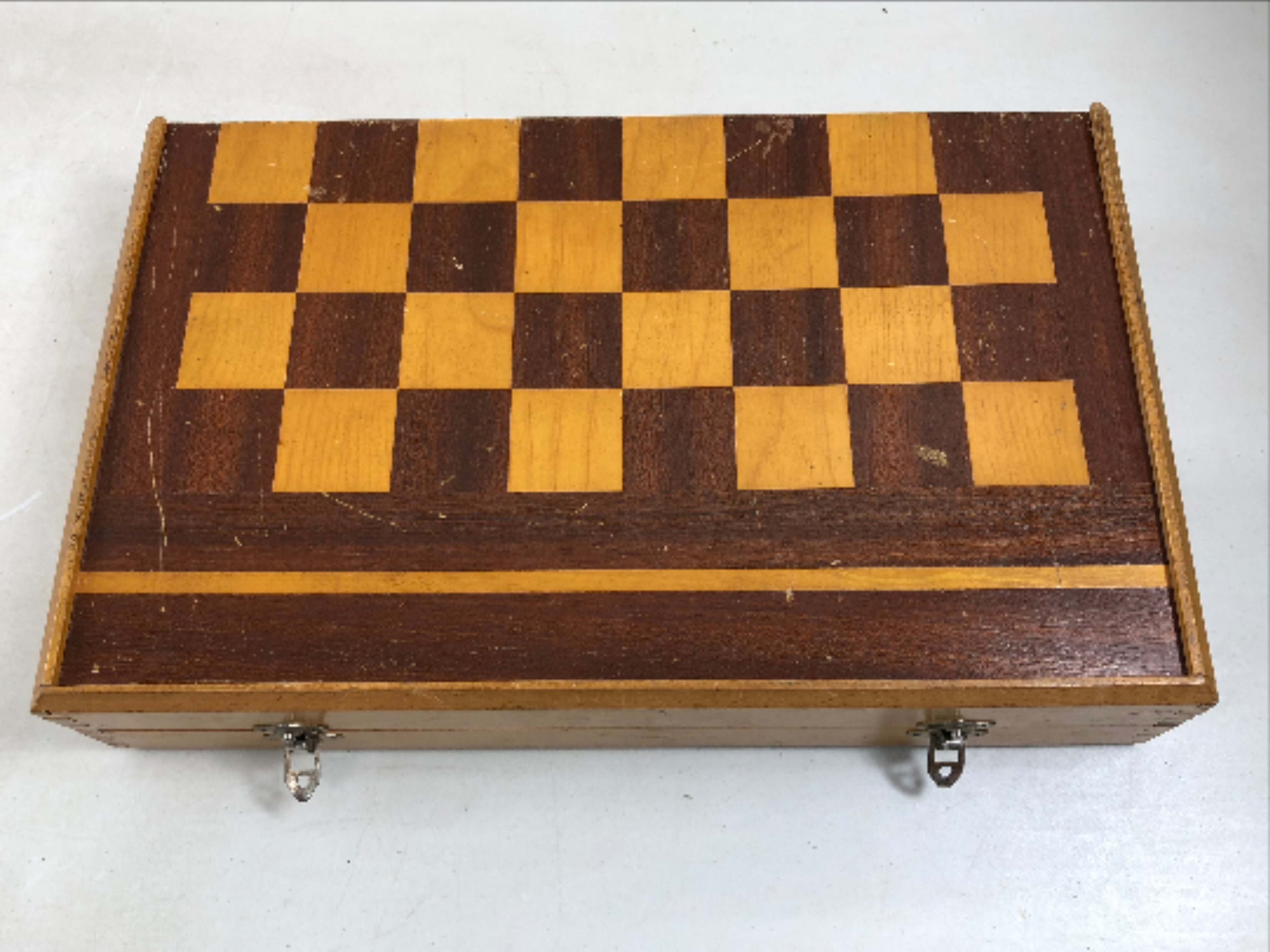 Jeu de dames 8 x 8 et jeu de backgammon - Photo 1