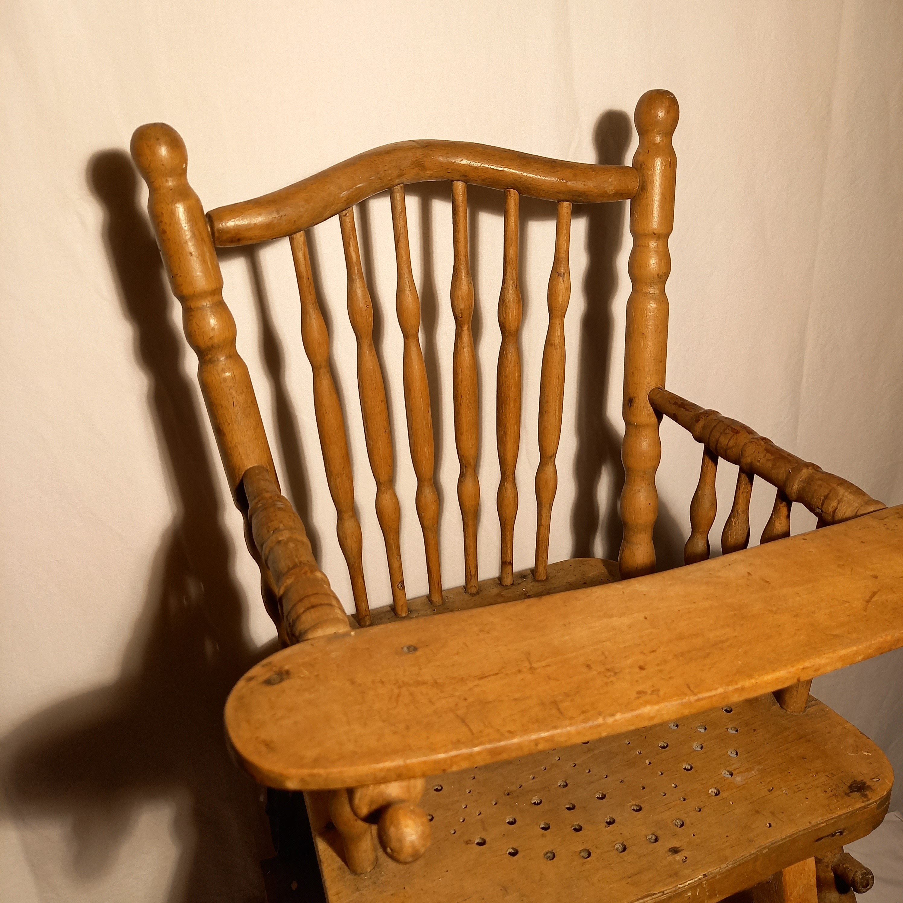 Chaise haute bébé transformable de 1900-1930 en bois - Bon état - Photo 6