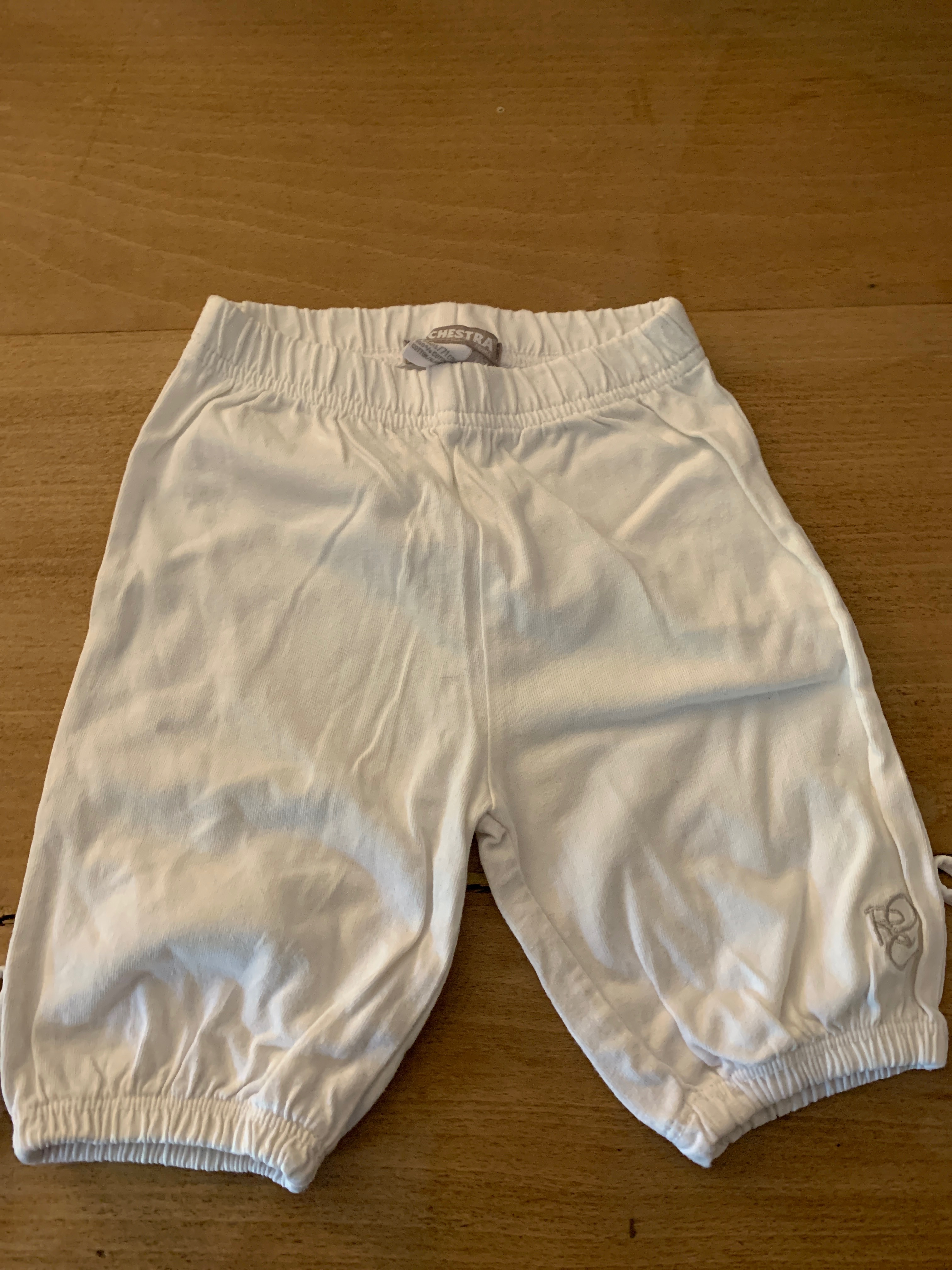 Voir photo 4 de Ensemble 6 mois fille 4 pièces « Petit Bateau, Dpam, Orchestra » Ensemble 6 mois fille 4 pièces « Petit Bateau, Dpam, Orchestra » Très bon état - Vue 4 -